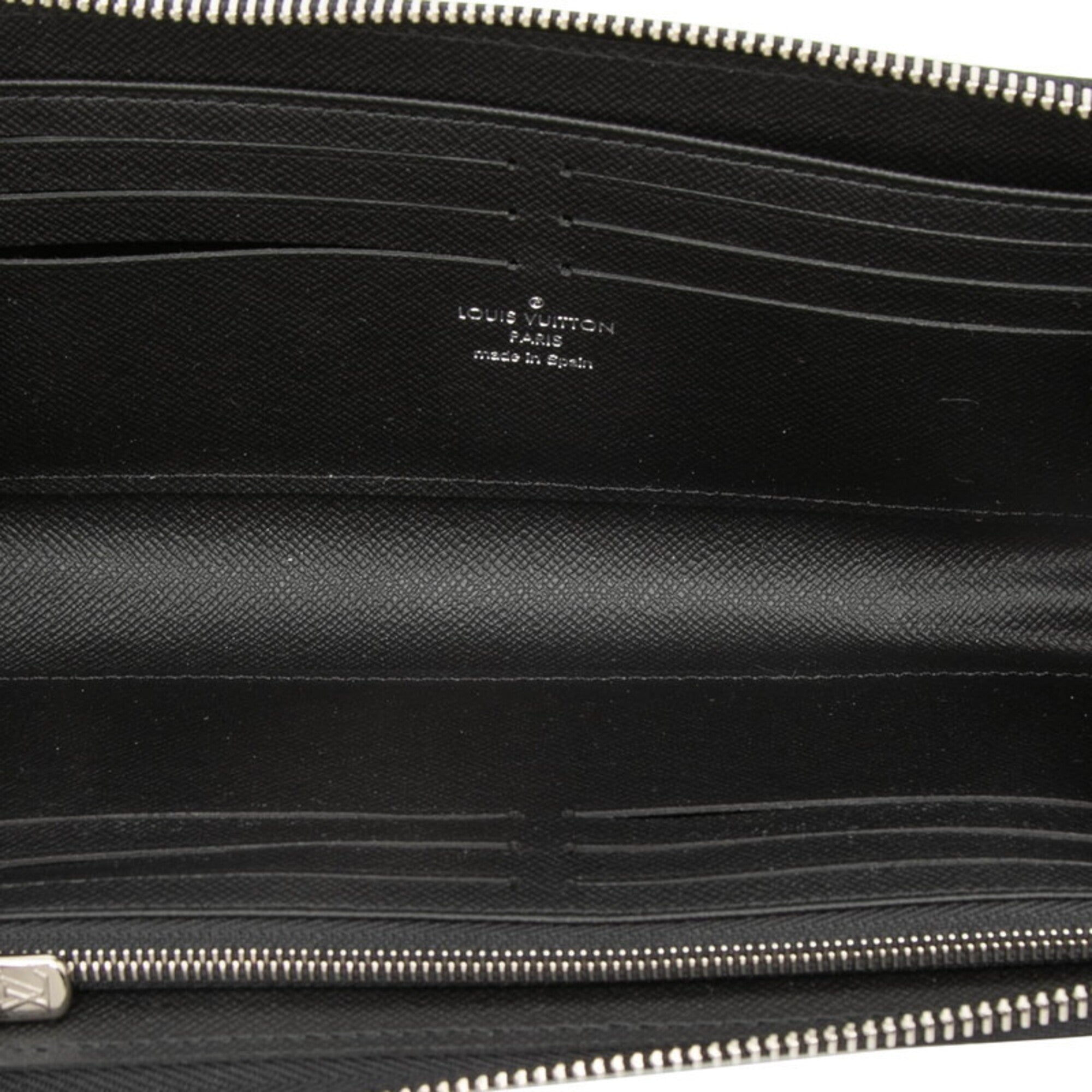 Louis Vuitton Taiga Black Noir Leather Long Wallet (Bi-Fold) (Pre-Owned)