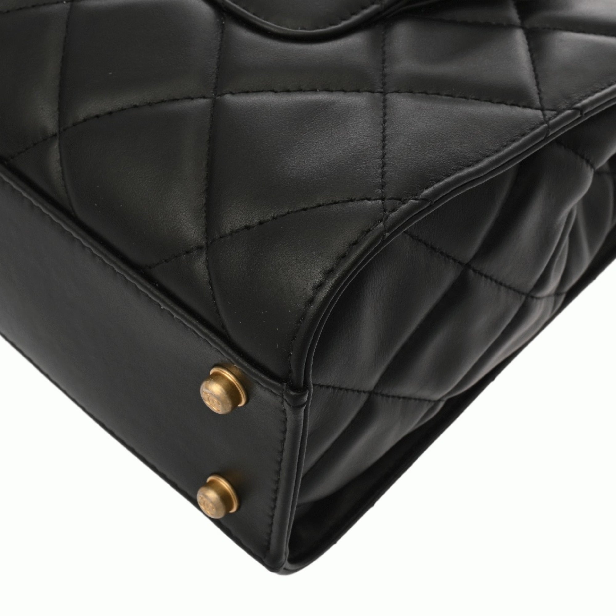 Chanel Black Leather Handbag (Pre-Owned)