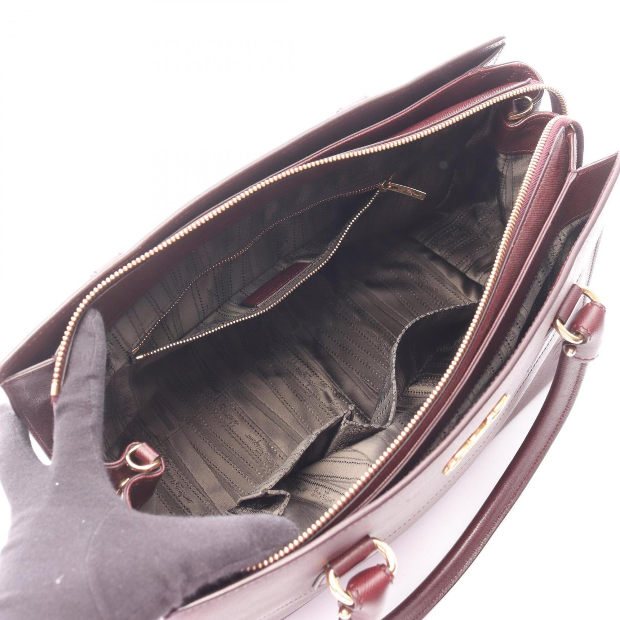 Salvatore Ferragamo Bordeaux Leather Handbag (Pre-Owned)