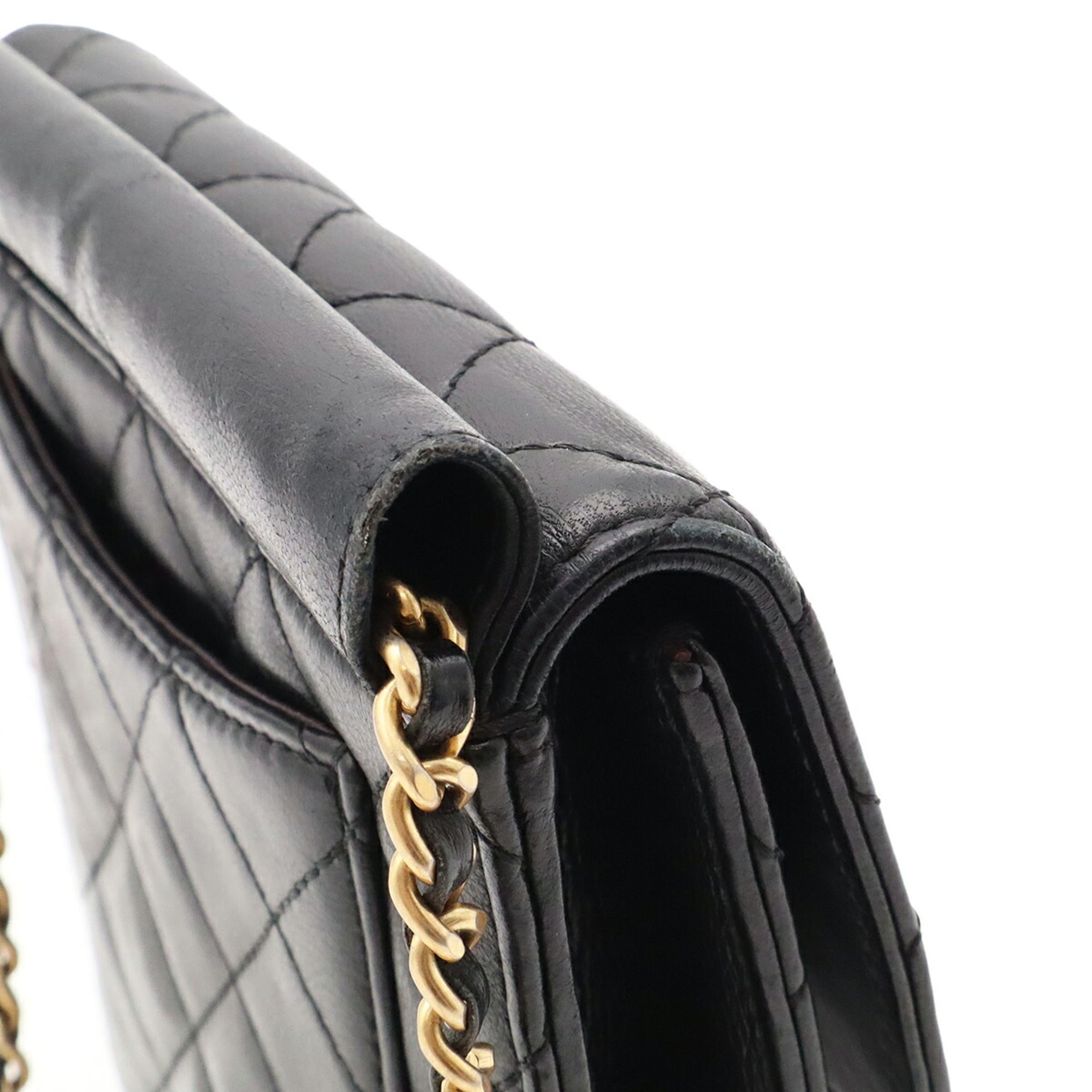 Chanel Black Leather Pochette Shoulder Bag (Pre-Owned)