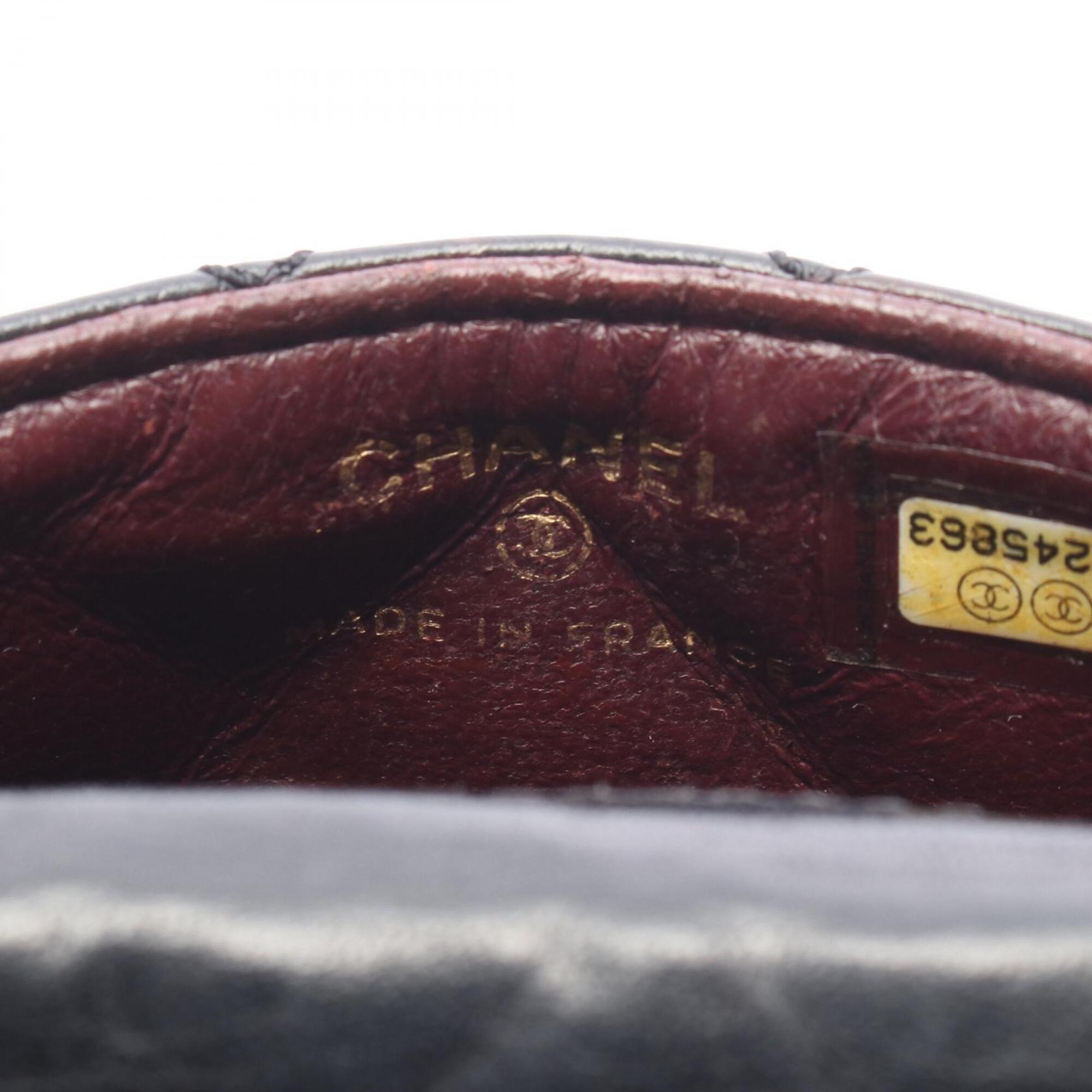 Chanel Black Leather Phone Wallet (Pre-Owned)