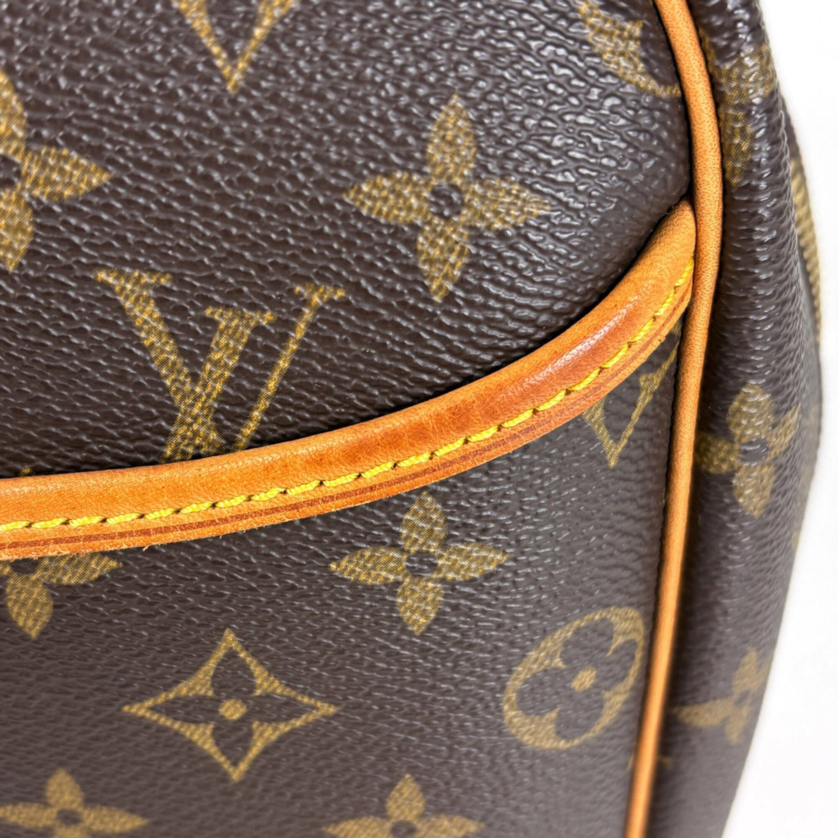 Louis Vuitton Brown Monogram Handbag (Pre-Owned)