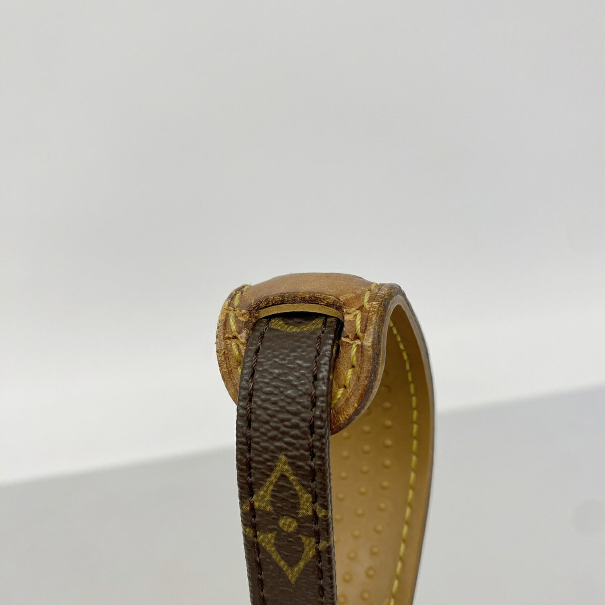Louis Vuitton Brown Shoulder Bag (Pre-Owned)