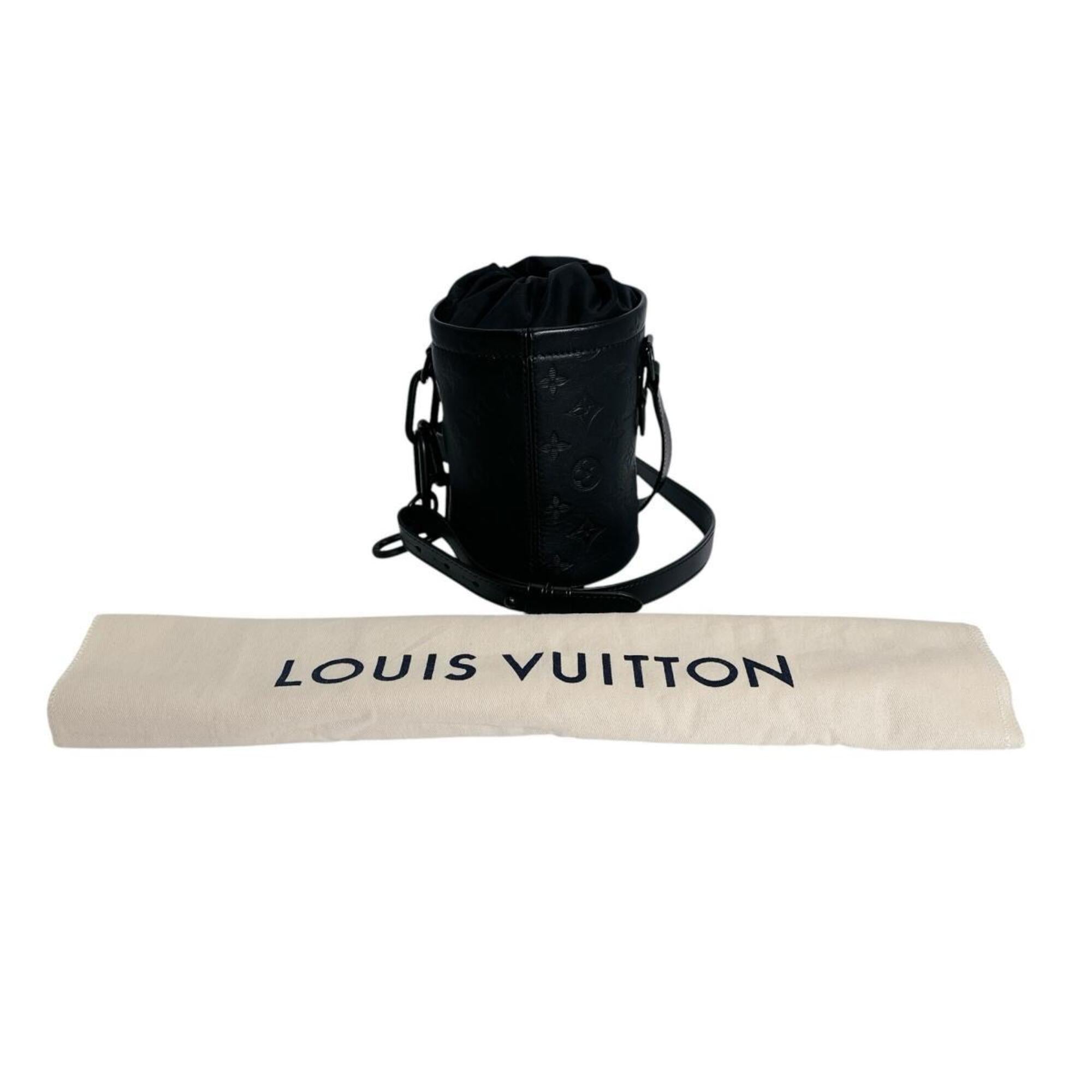 Louis Vuitton Black Leather Shoulder Bag (Pre-Owned)