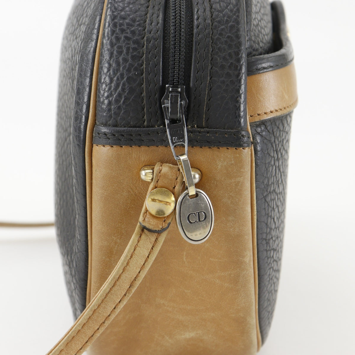 Christian Dior Black Leather Shoulder Bag (Pre-Owned)