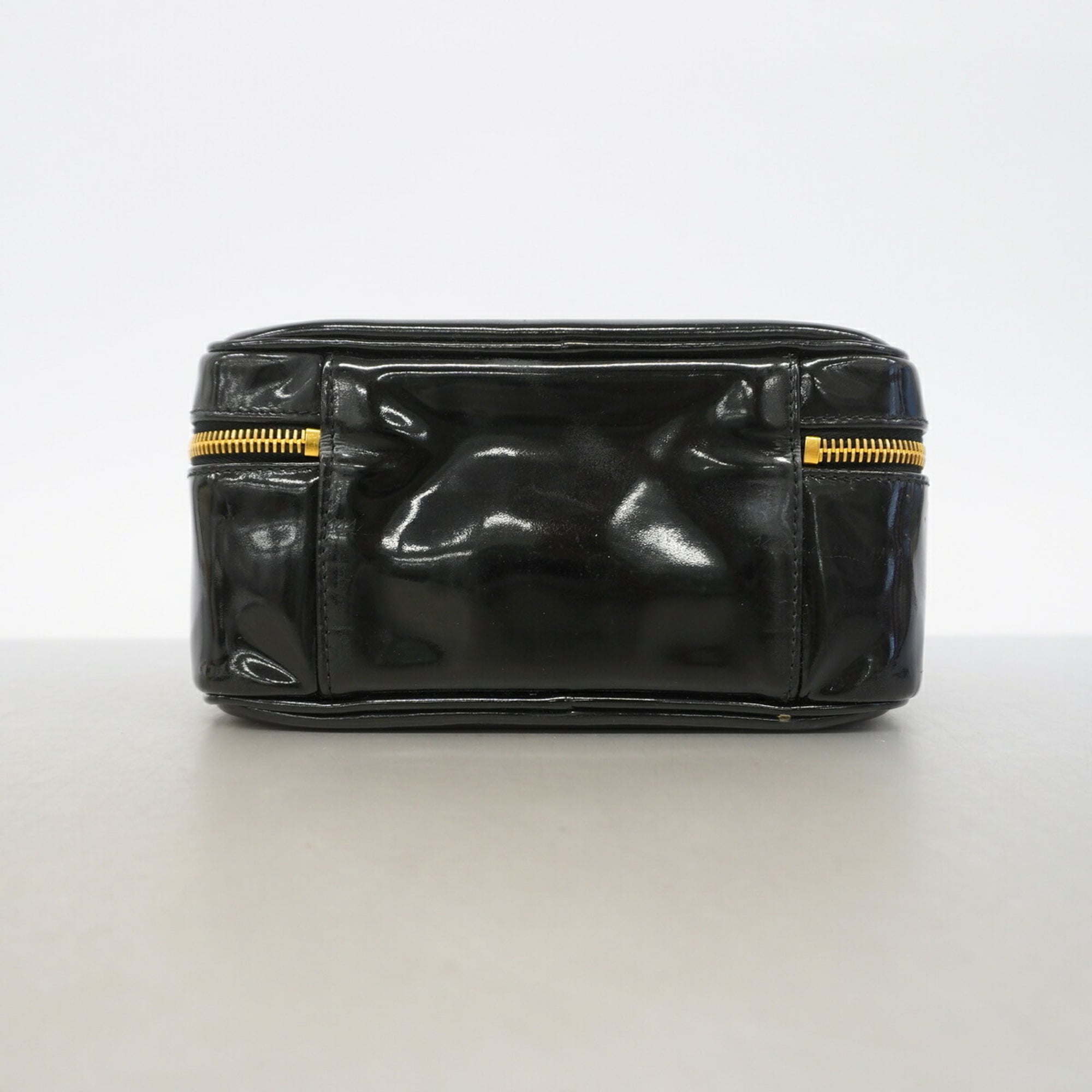Chanel Black Patent Leather Vanity Bag (Pre-Owned)