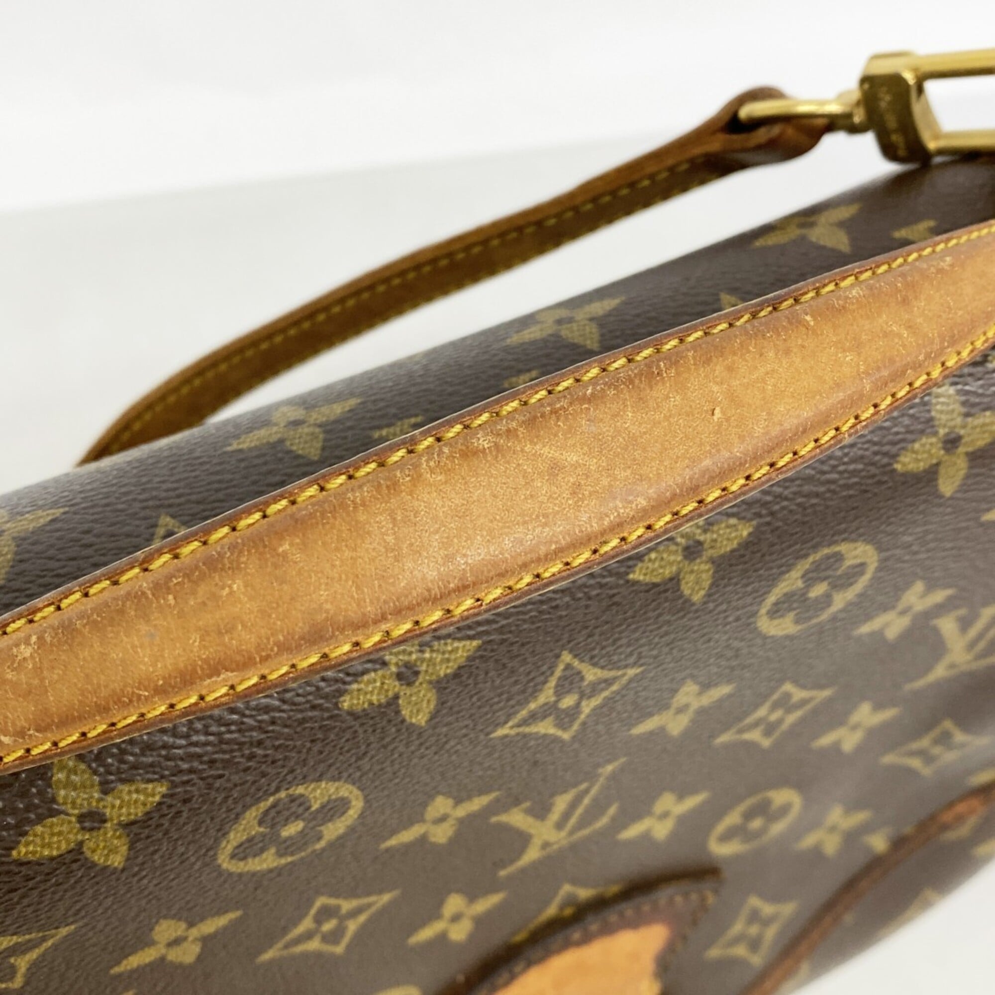 Louis Vuitton Brown Handbag (Pre-Owned)
