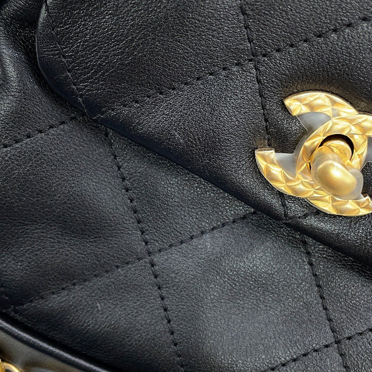 Chanel Black Leather Backpack Handbag (Pre-Owned)