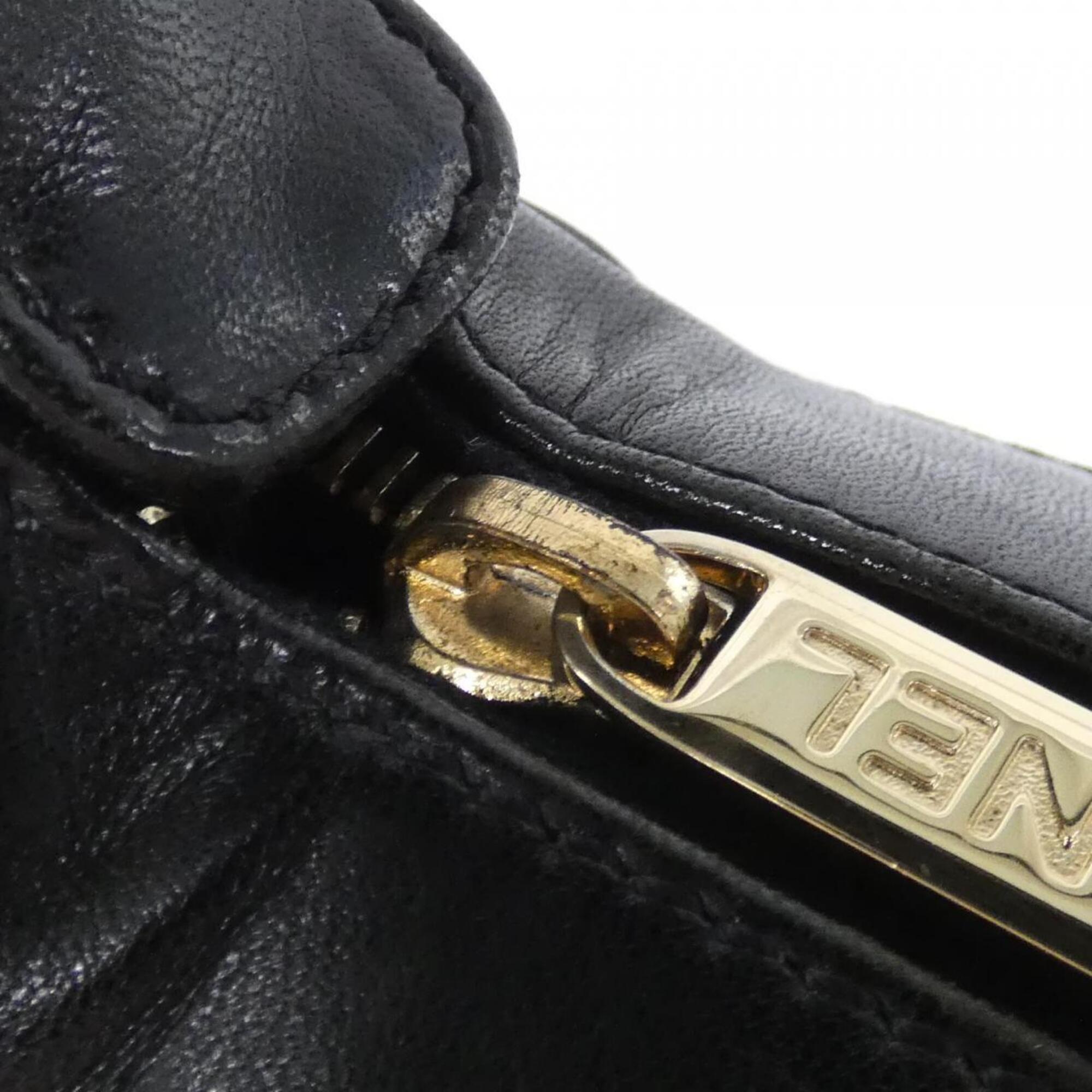 Chanel Black Leather Shoulder Bag (Pre-Owned)