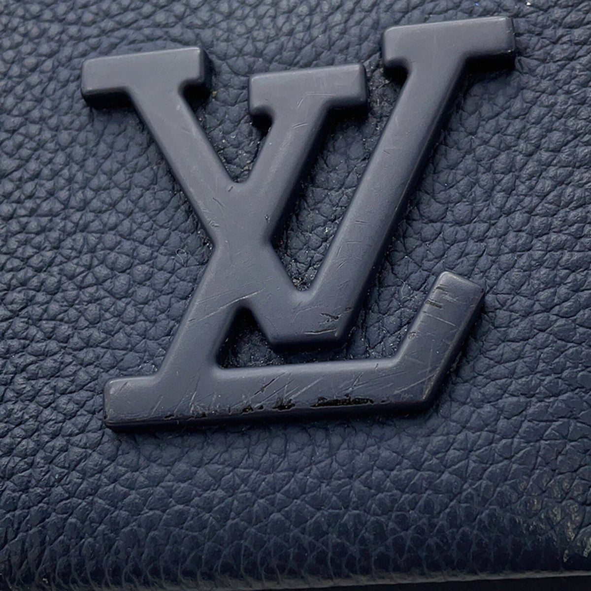Louis Vuitton Navy Leather Handbag Shoulder Bag (Pre-Owned)