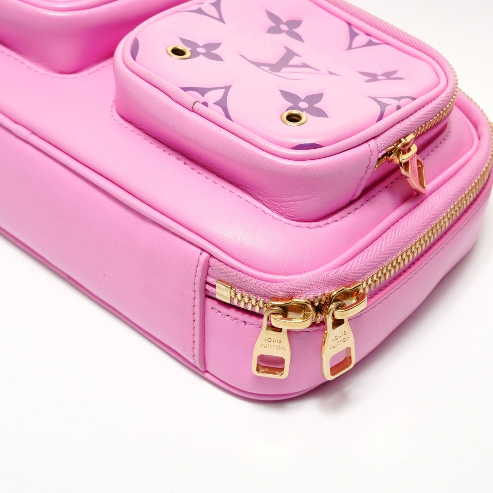 Louis Vuitton Pink Shoulder Bag (Pre-Owned)