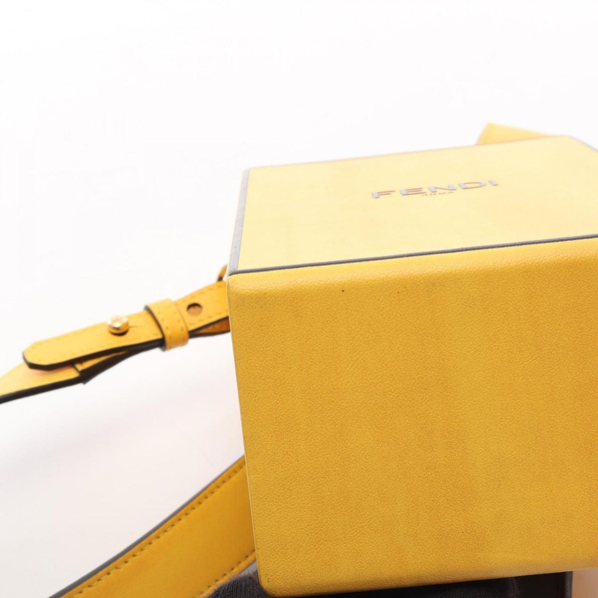 Fendi Black Yellow Leather Shoulder Bag (Pre-Owned)