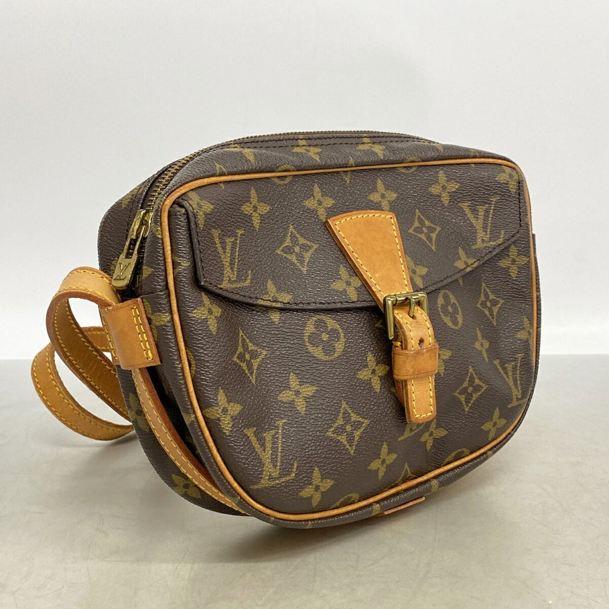 Louis Vuitton Brown Shoulder Bag (Pre-Owned)