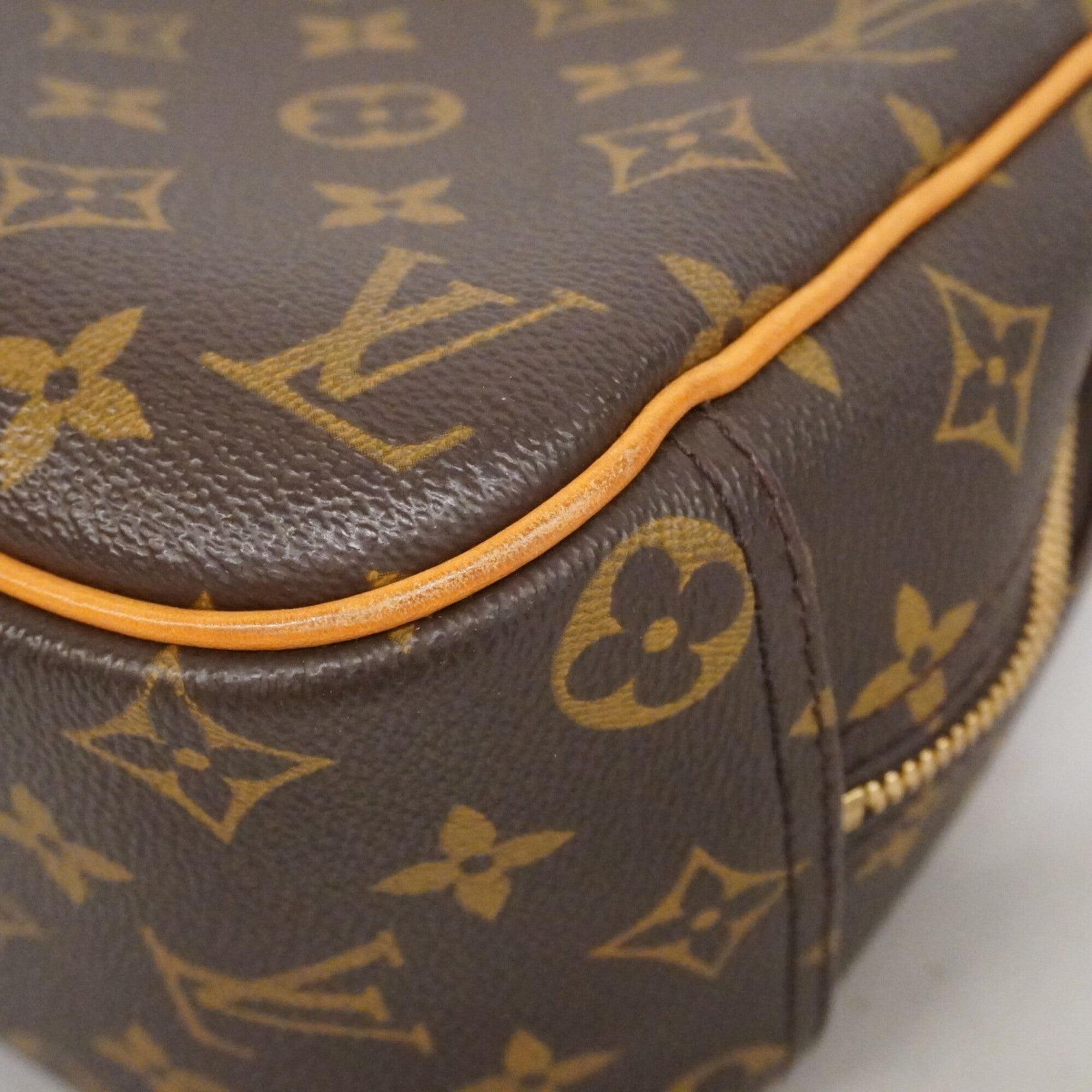 Louis Vuitton Brown Handbag (Pre-Owned)