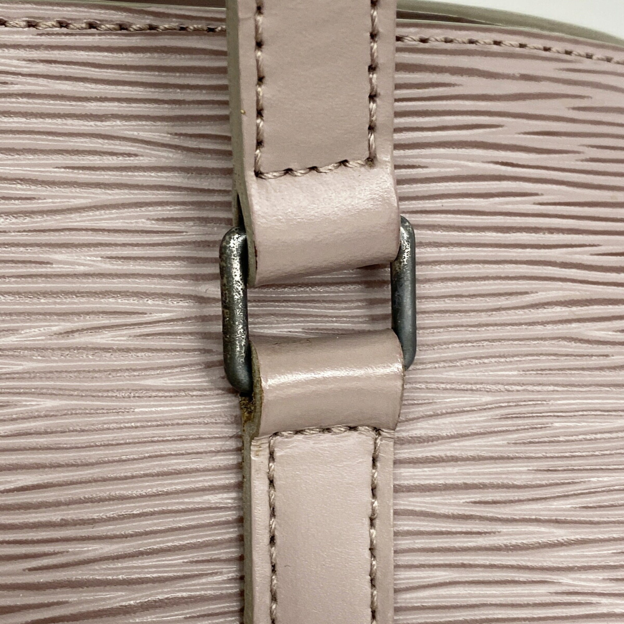 Louis Vuitton Lilac Handbag (Pre-Owned)