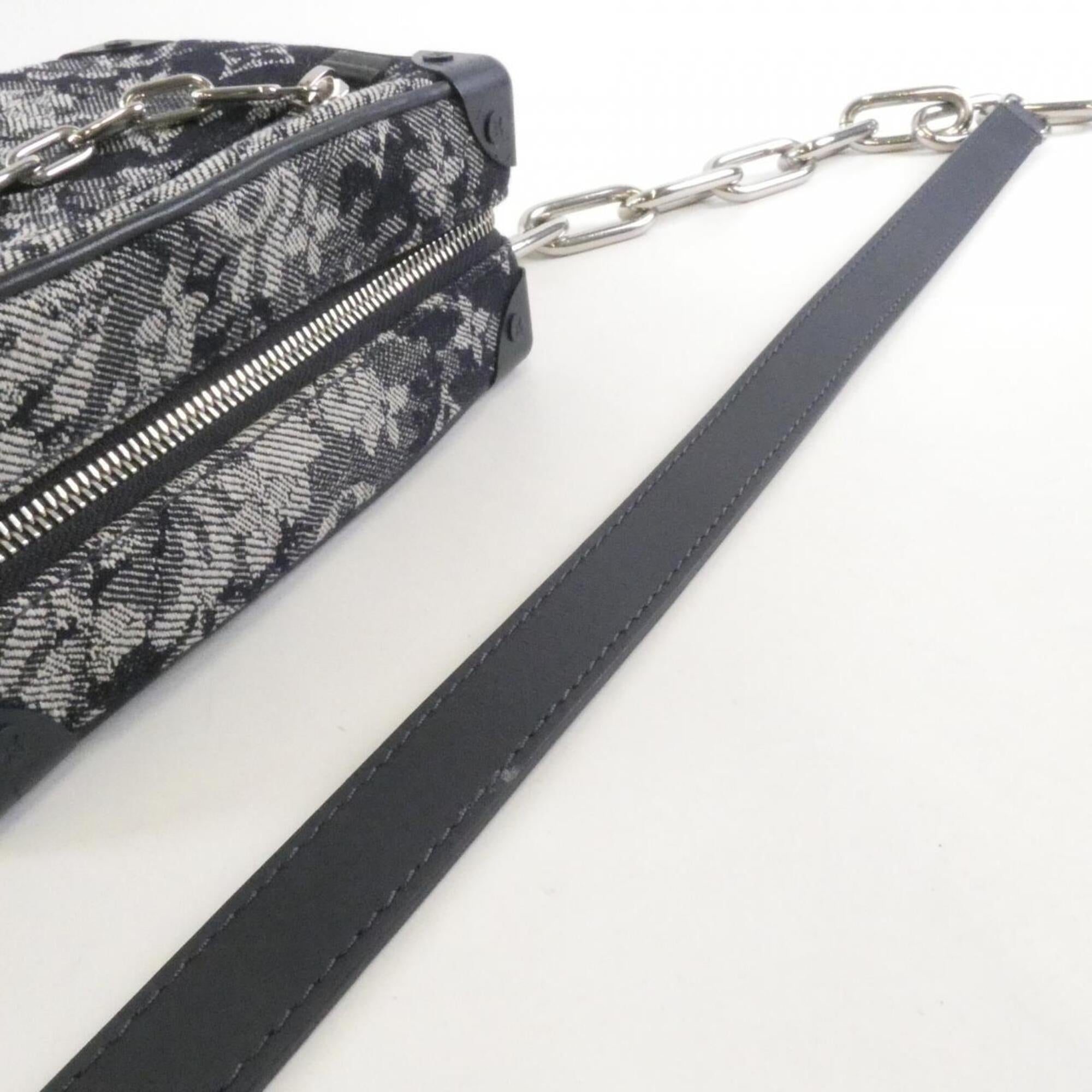 Louis Vuitton Monogram Silver Canvas Shoulder Bag (Pre-Owned)