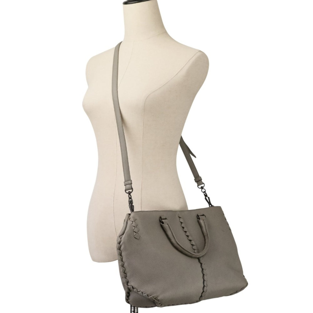 Bottega Veneta Gray Handbag (Pre-Owned)