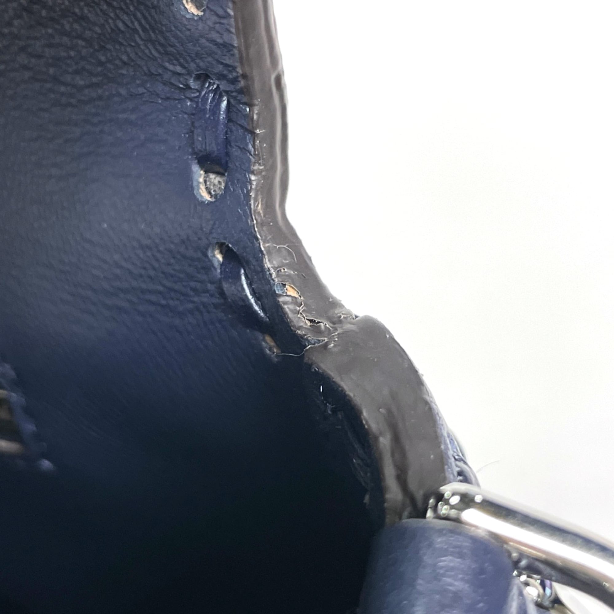 Fendi Selleria Navy Leather Handbag (Pre-Owned)