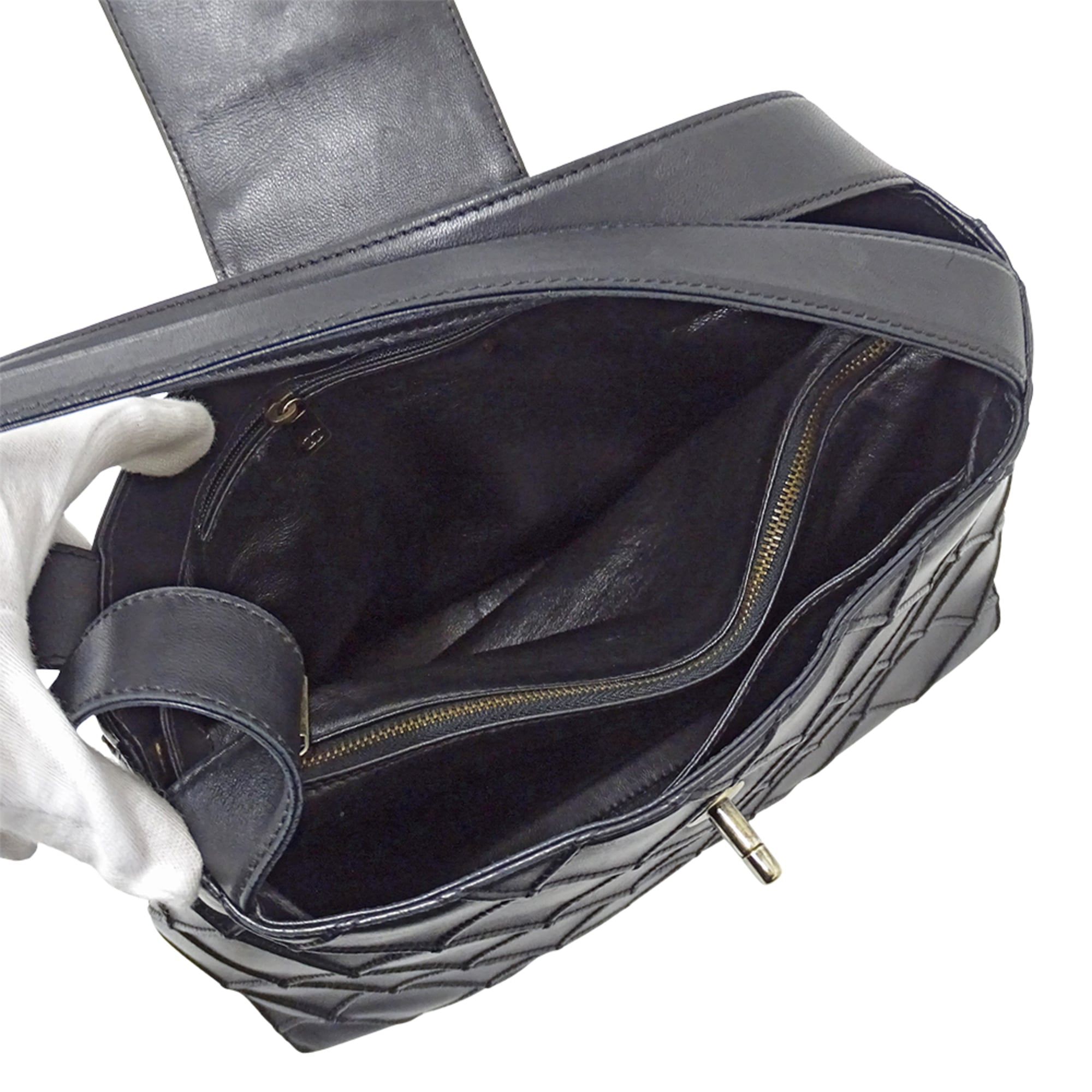 Chanel Black Leather Handbag Shoulder Bag (Pre-Owned)