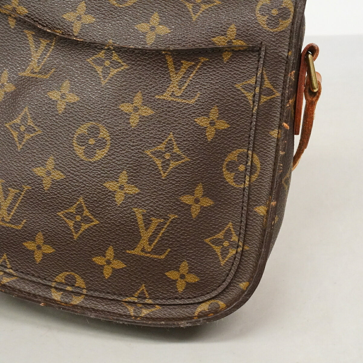Louis Vuitton Brown Shoulder Bag (Pre-Owned)