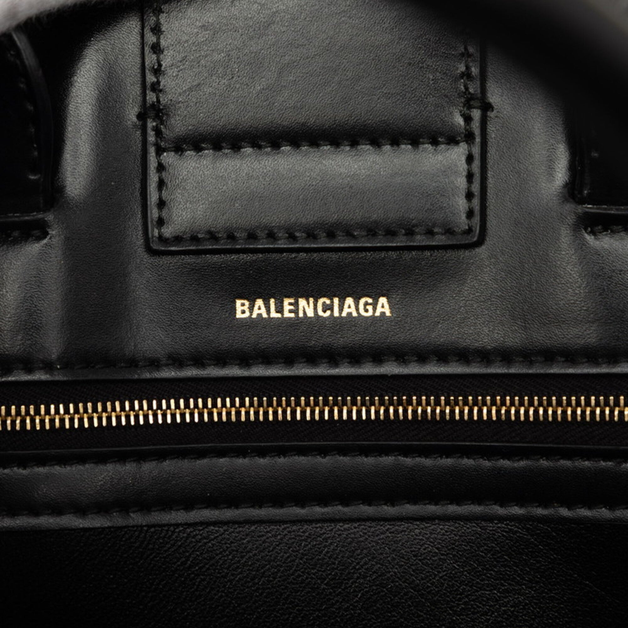 Balenciaga Black Leather Handbag Shoulder Bag (Pre-Owned)