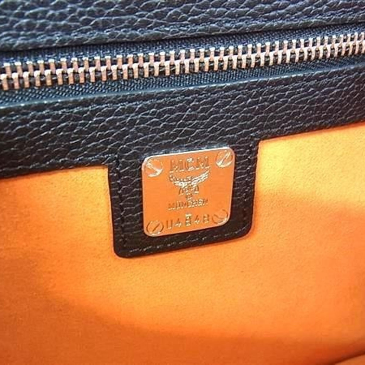 Mcm Black Leather Shoulder Bag (Pre-Owned)