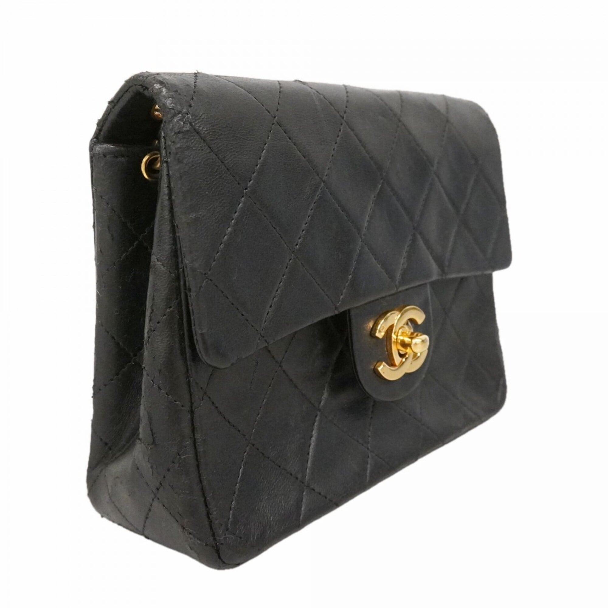 Chanel Black Leather Shoulder Bag (Pre-Owned)