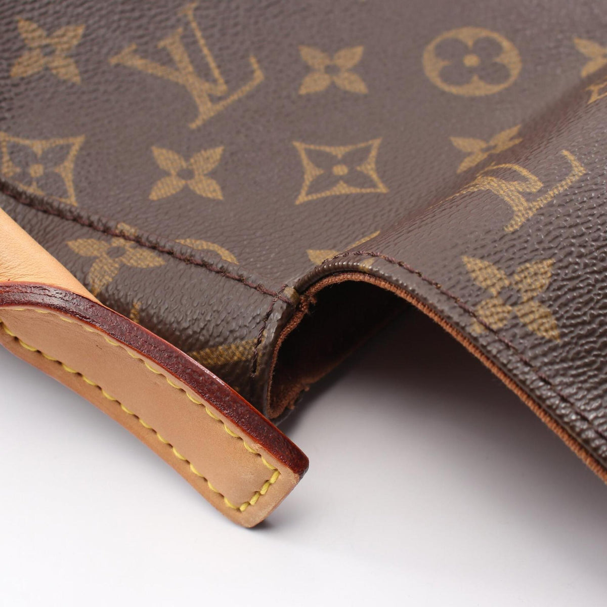 Louis Vuitton Brown Coated Canvas Leather Handbag (Pre-Owned)