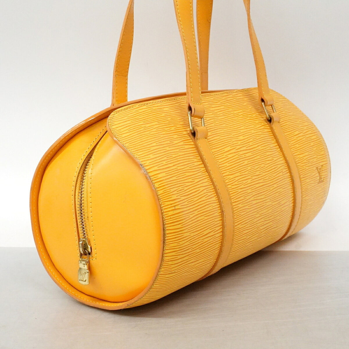 Louis Vuitton Jaune Handbag (Pre-Owned)