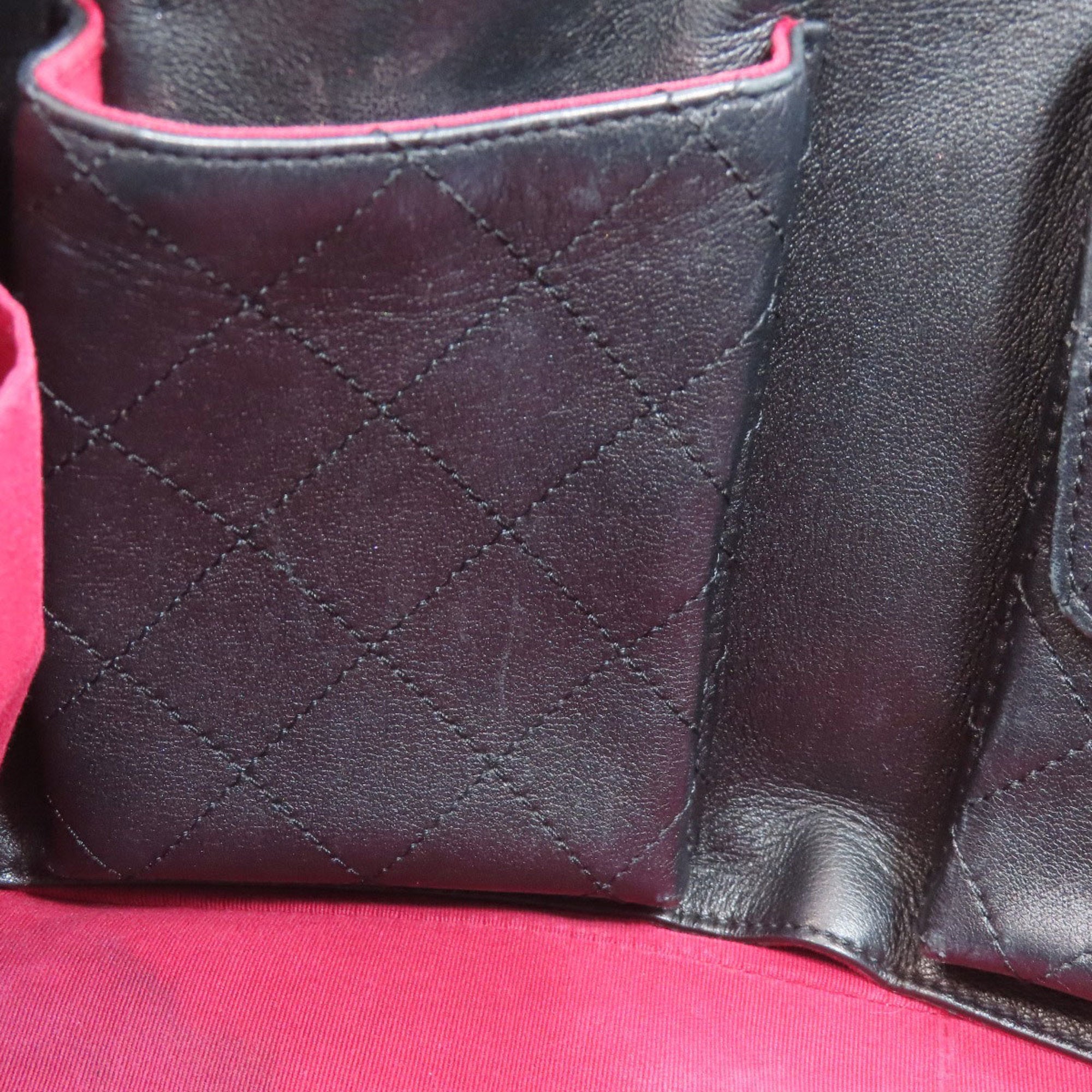 Chanel Black Leather Tote Bag (Pre-Owned)