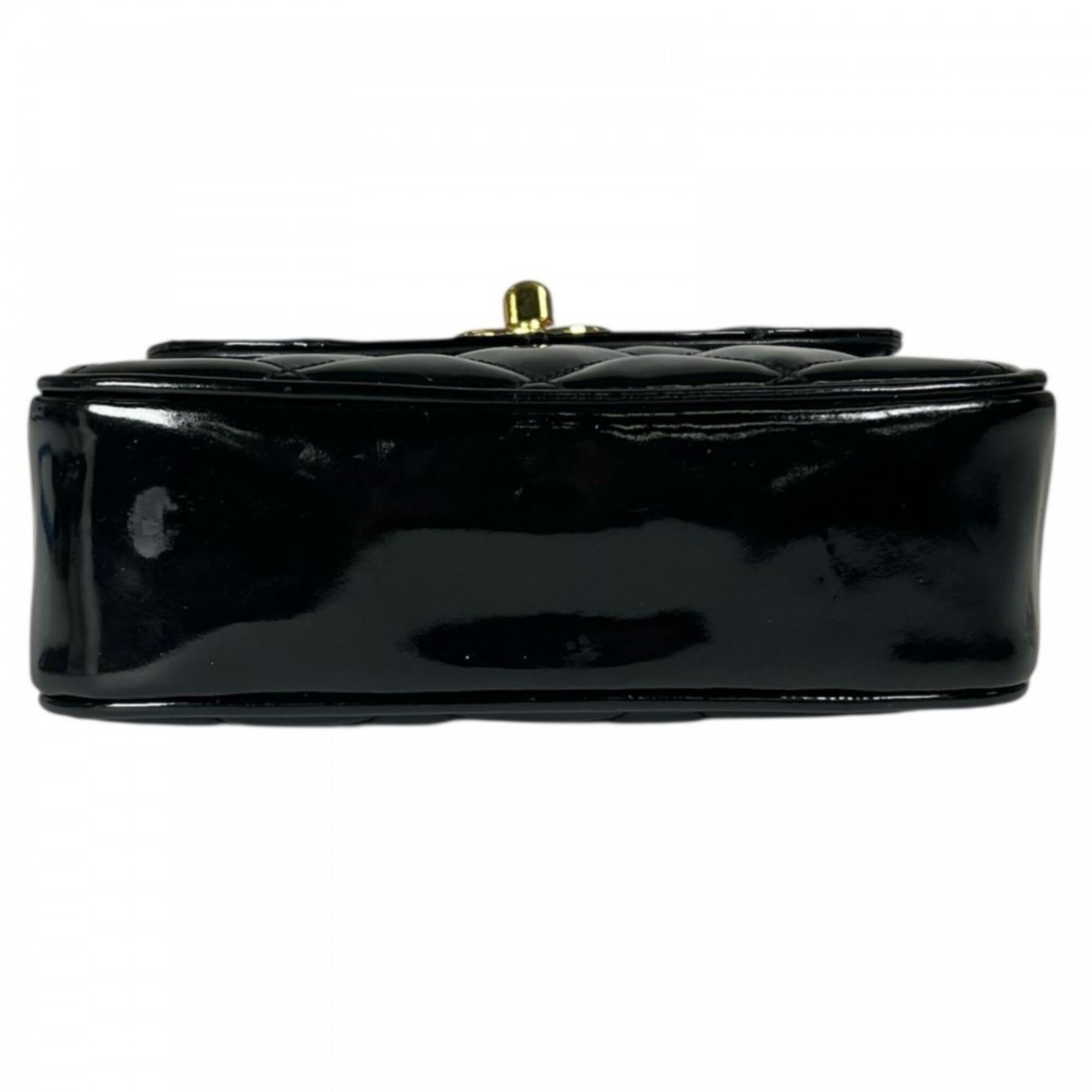 Chanel Matelasse Black Leather Shoulder Bag (Pre-Owned)