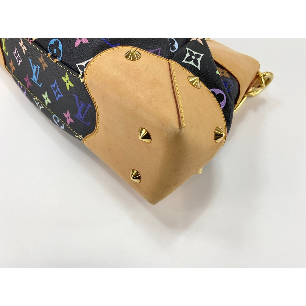 Louis Vuitton Black Handbag (Pre-Owned)
