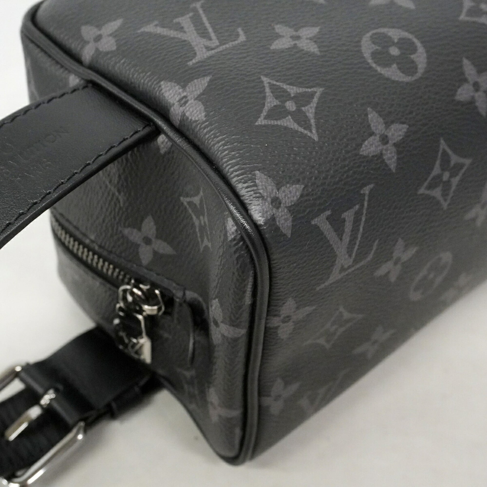 Louis Vuitton Black Clutch Bag (Pre-Owned)