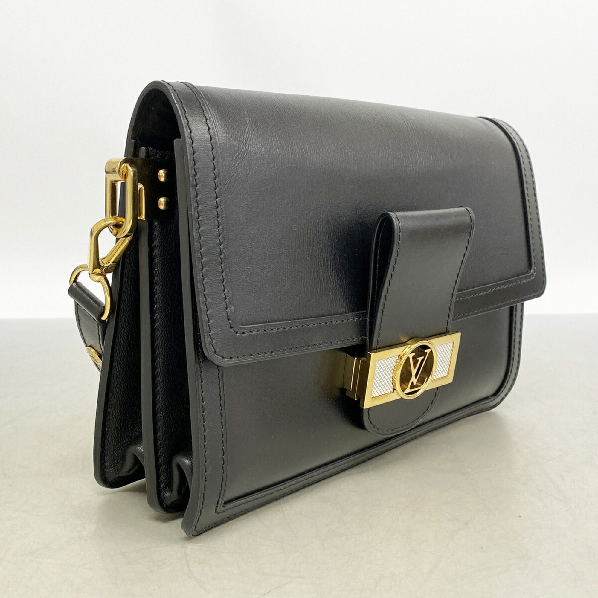 Louis Vuitton Noir Handbag (Pre-Owned)