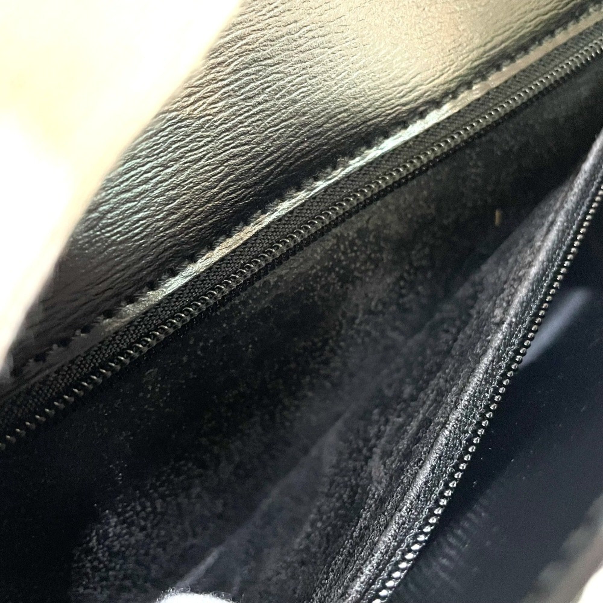 Louis Vuitton Noir Epi Leather Clutch Bag Pochette Shoulder Bag (Pre-Owned)