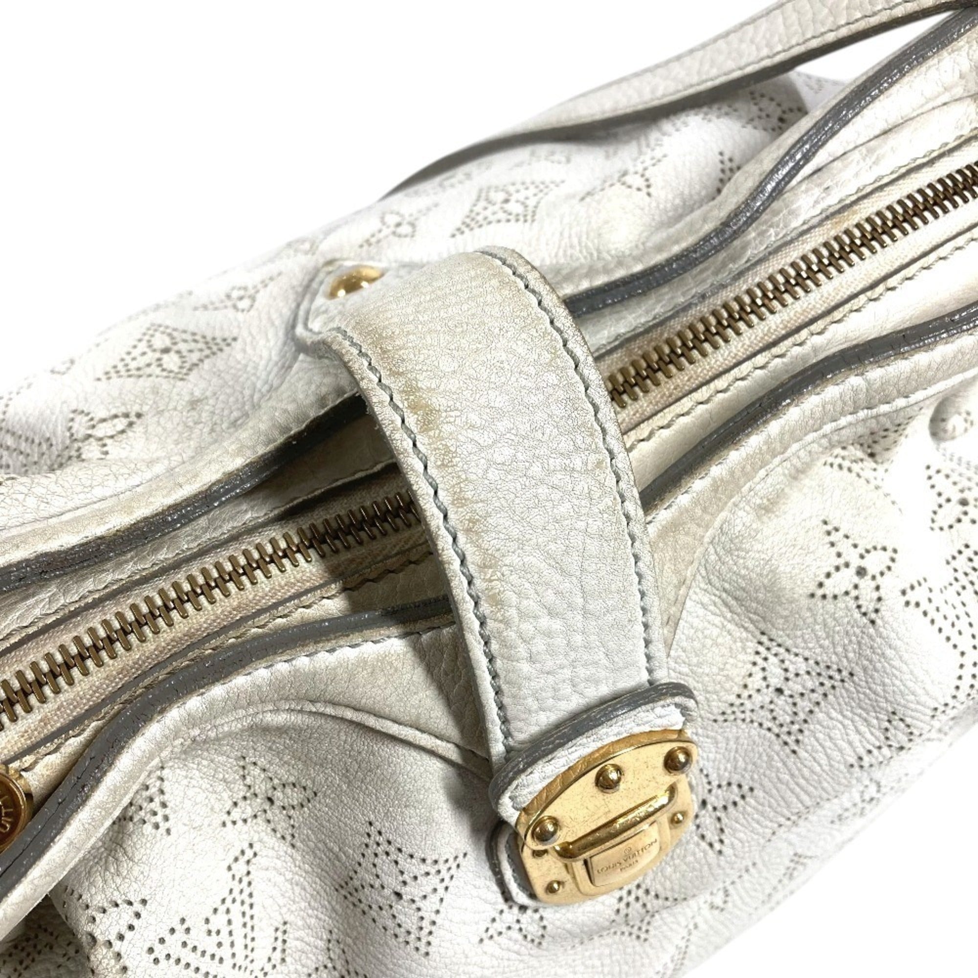Louis Vuitton White Monogram Mahina Leather Leather Pochette Shoulder Bag (Pre-Owned)