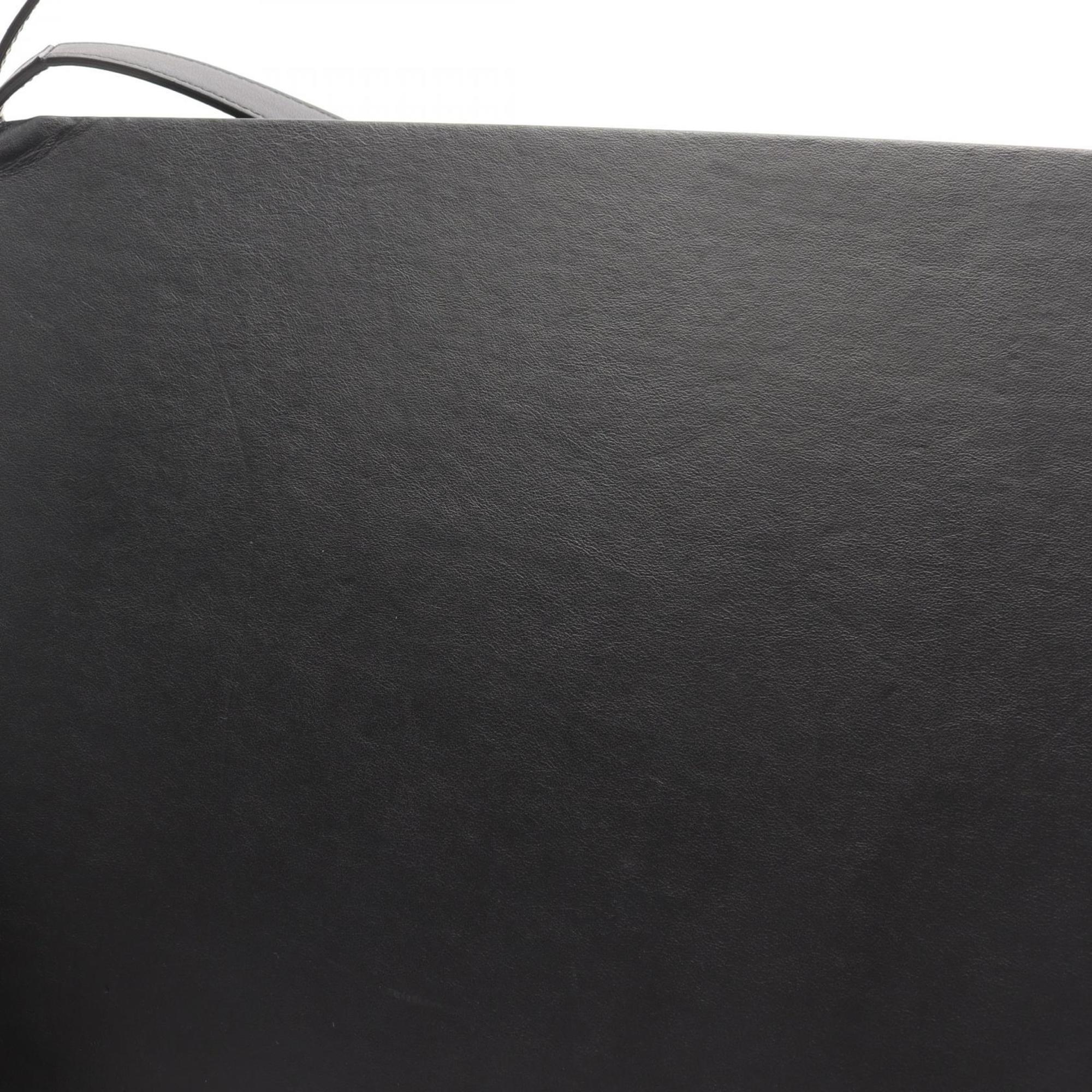 Fendi Black Leather Messenger Bag Shoulder Bag (Pre-Owned)