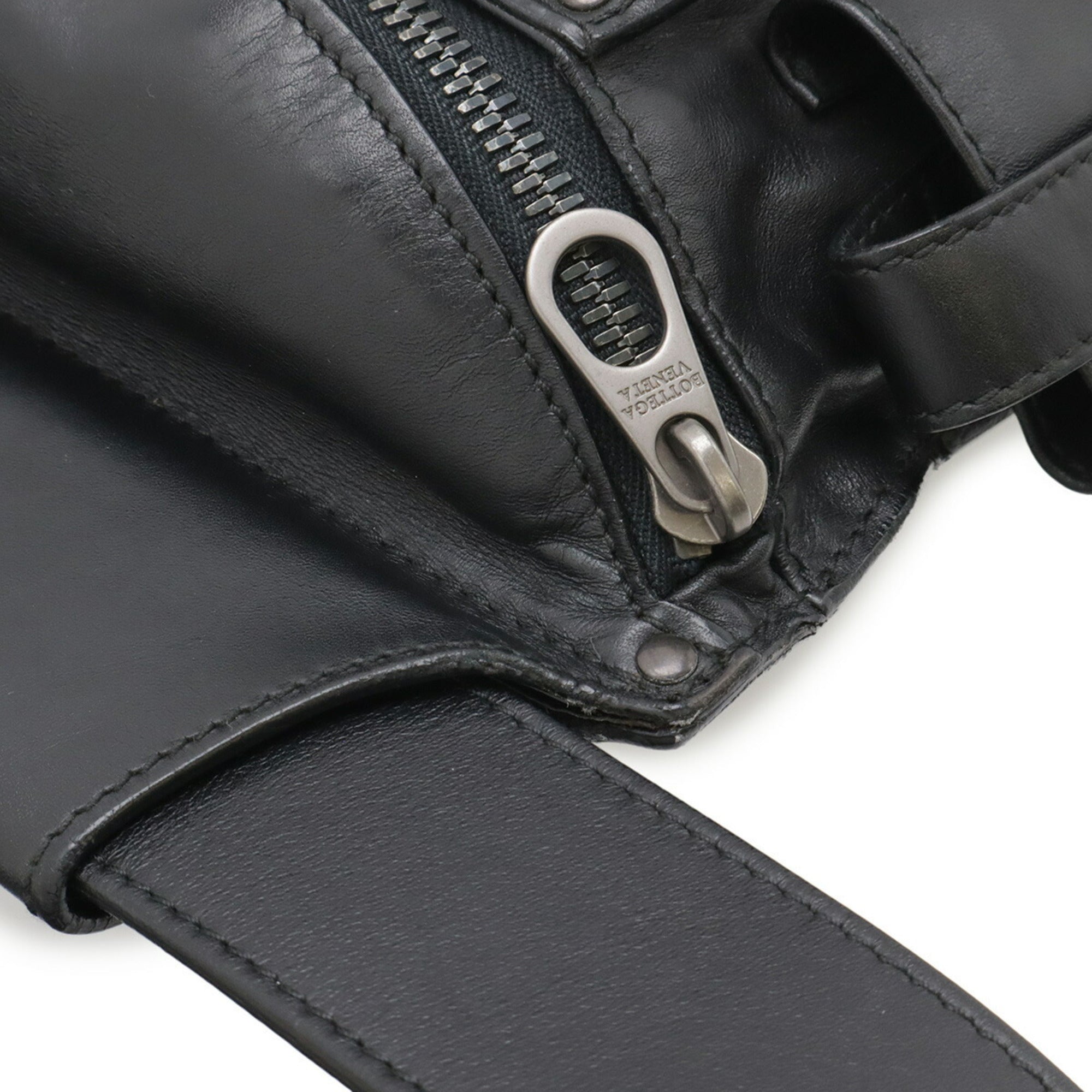 Bottega Veneta Black Leather Fanny Pack Sling Bag (Pre-Owned)