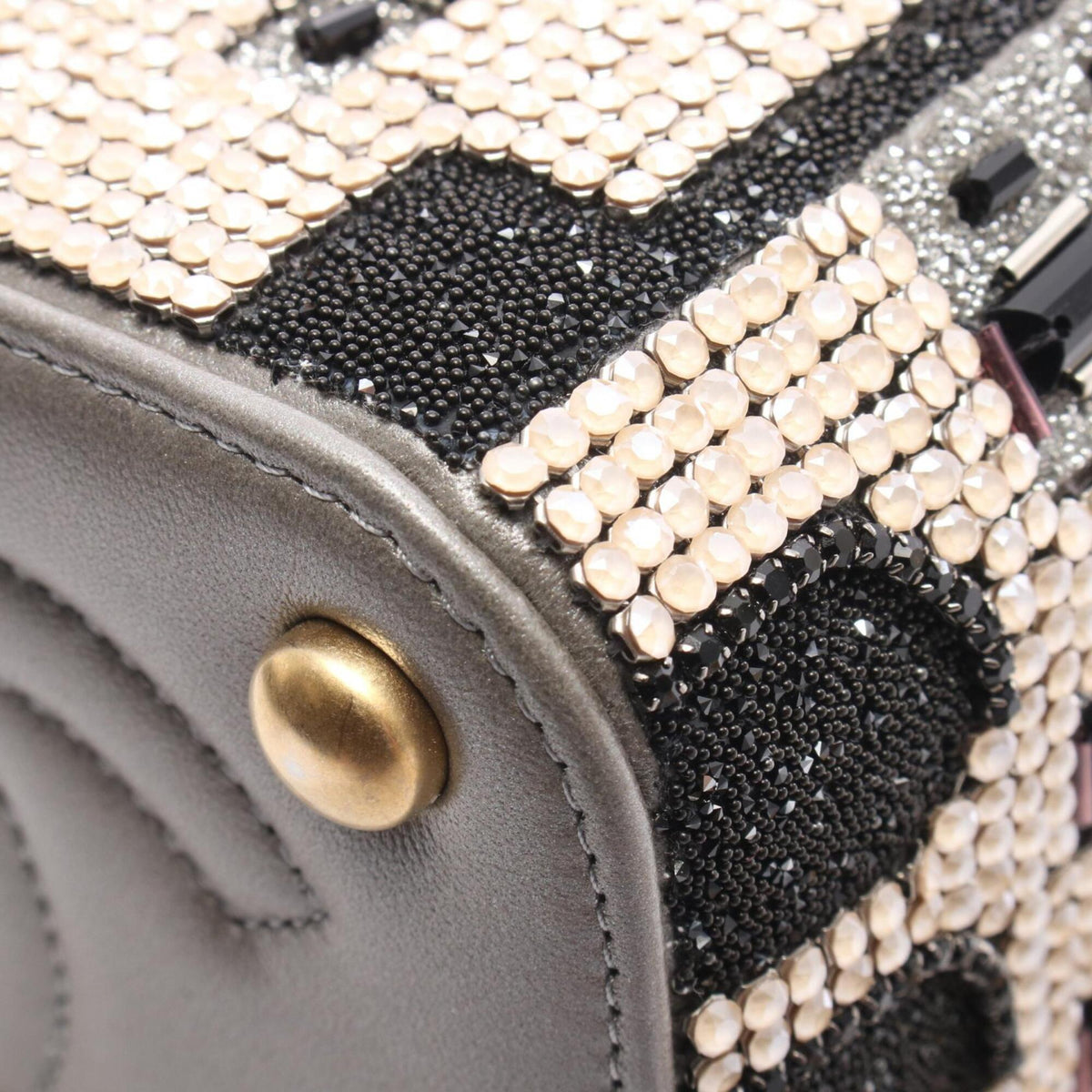 Chanel Silver Leather Handbag Shoulder Bag (Pre-Owned)