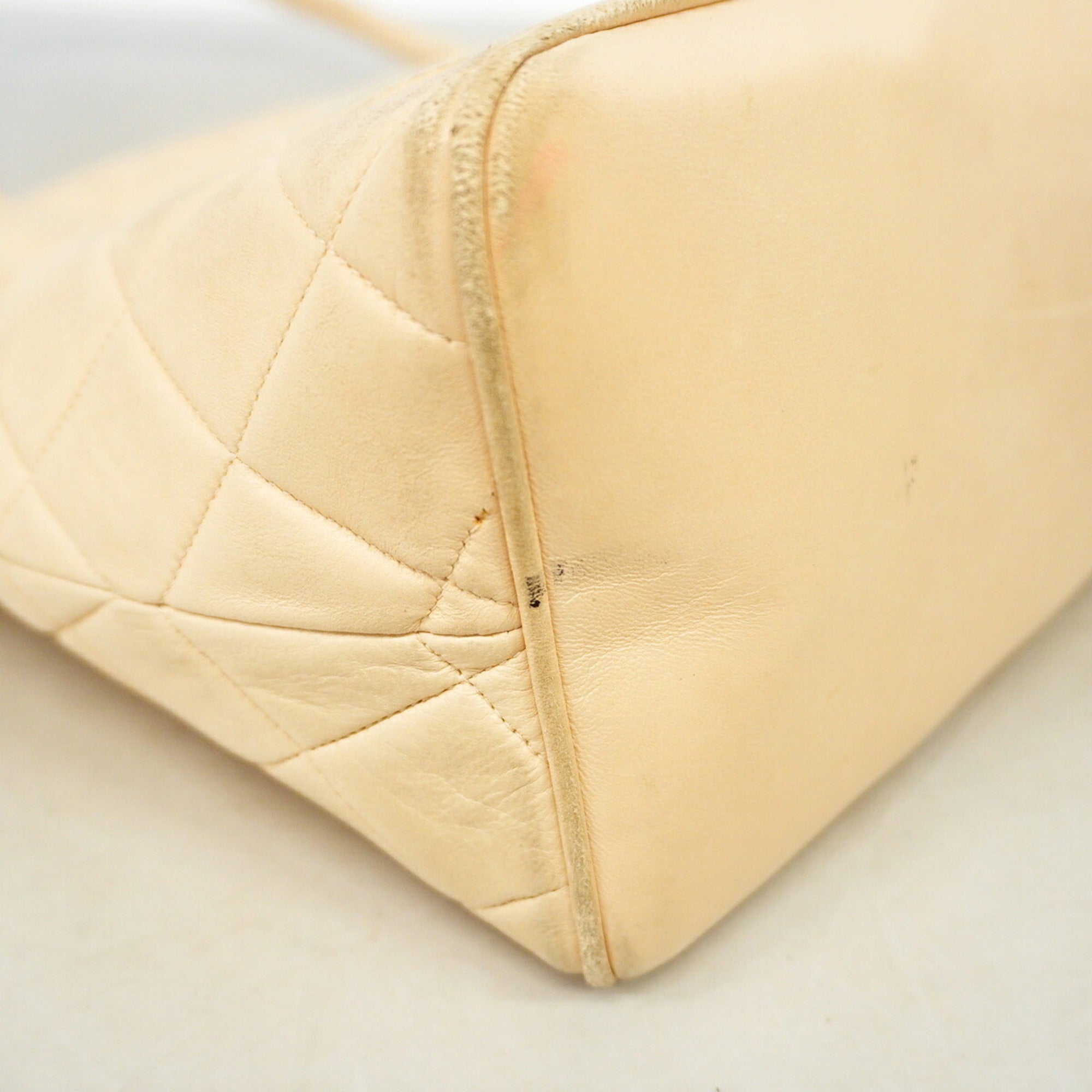 Chanel Beige Leather Tote Bag (Pre-Owned)