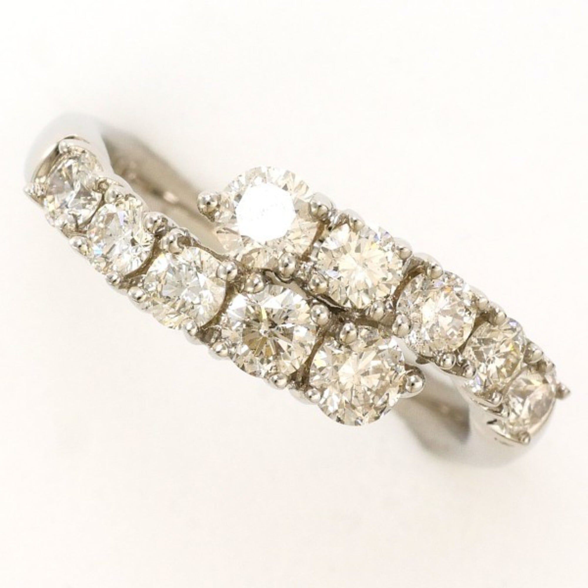 Unbranded White Gold White Gold (18K) Band Ring (Pre-Owned)