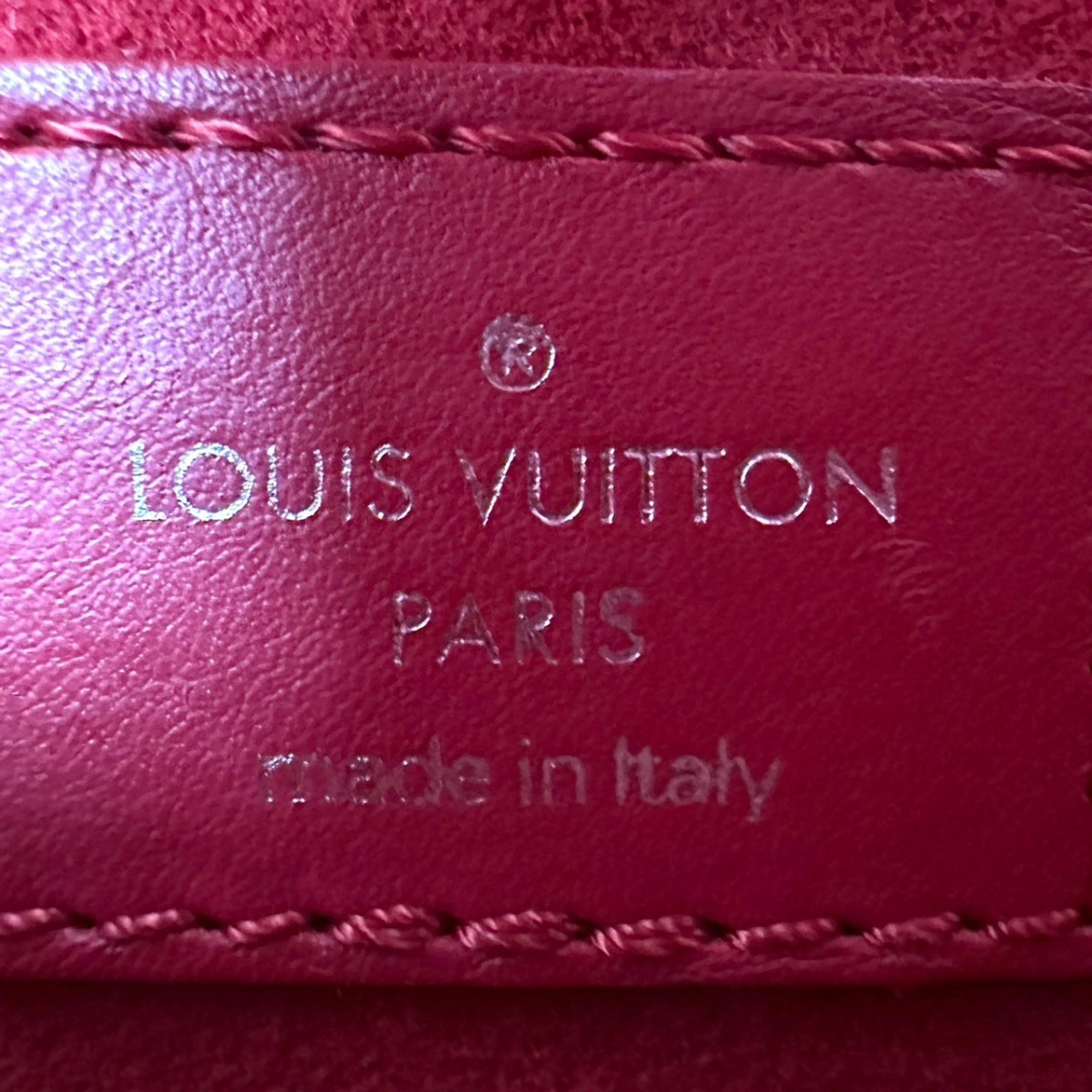 Louis Vuitton Red Color Leather Shoulder Bag (Pre-Owned)