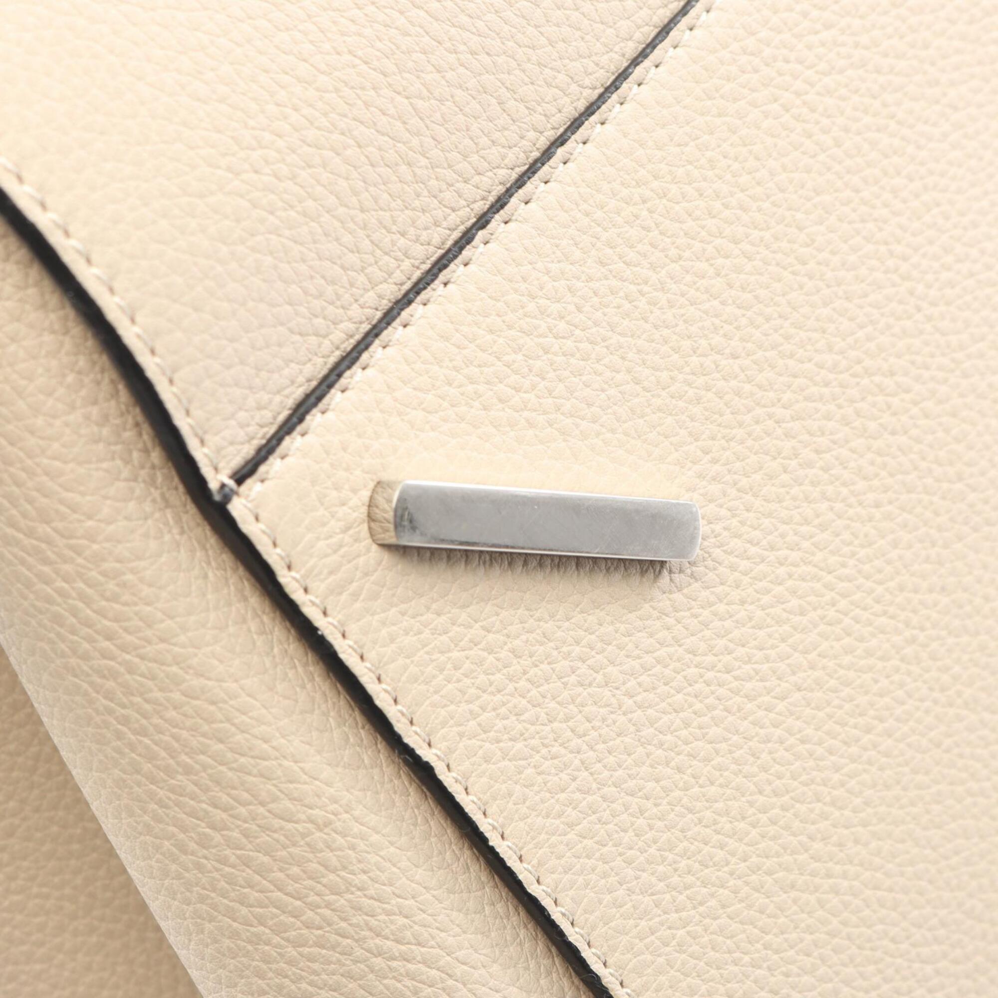 Loewe Beige Leather Handbag Shoulder Bag (Pre-Owned)