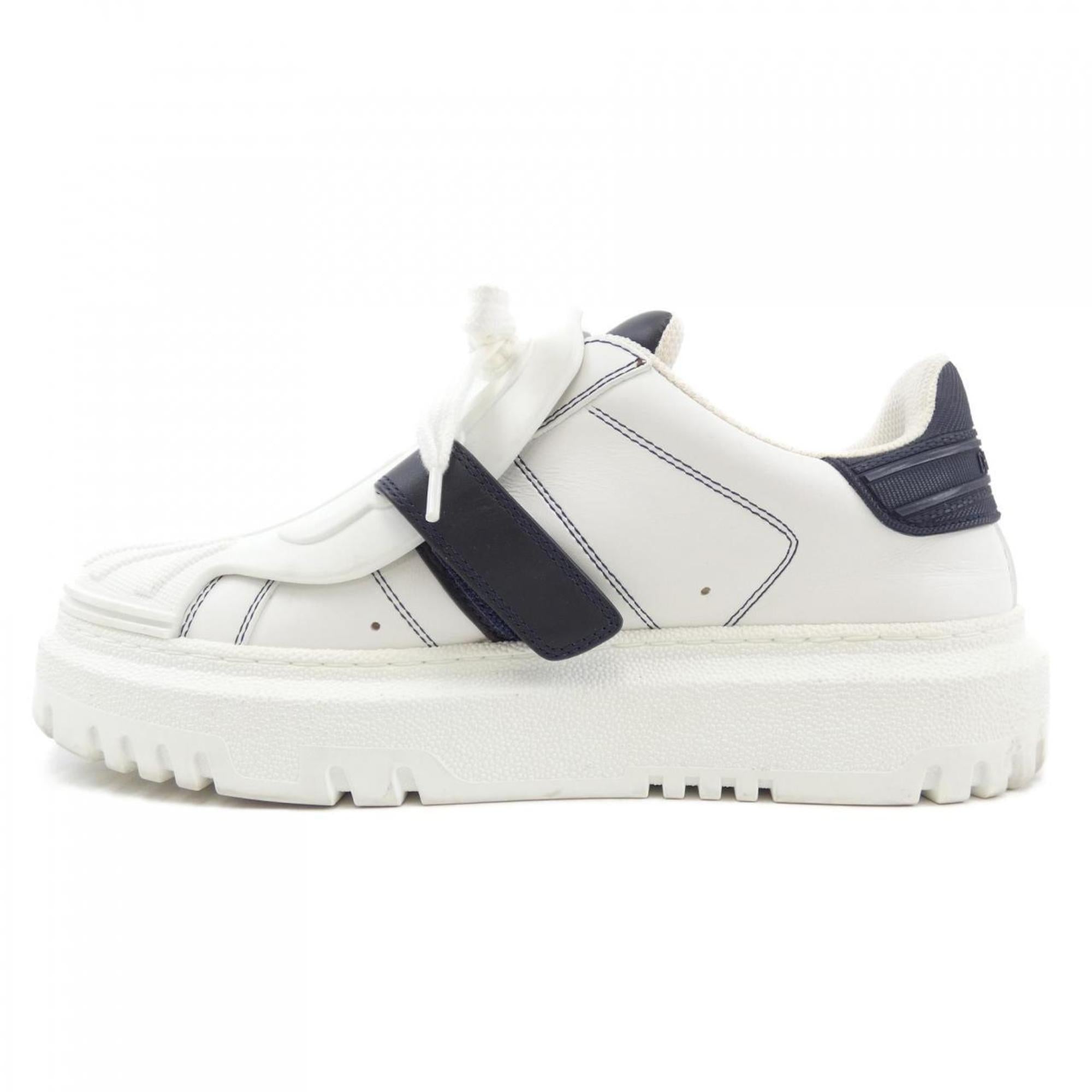Christian Dior White Sneakers (Pre-Owned)