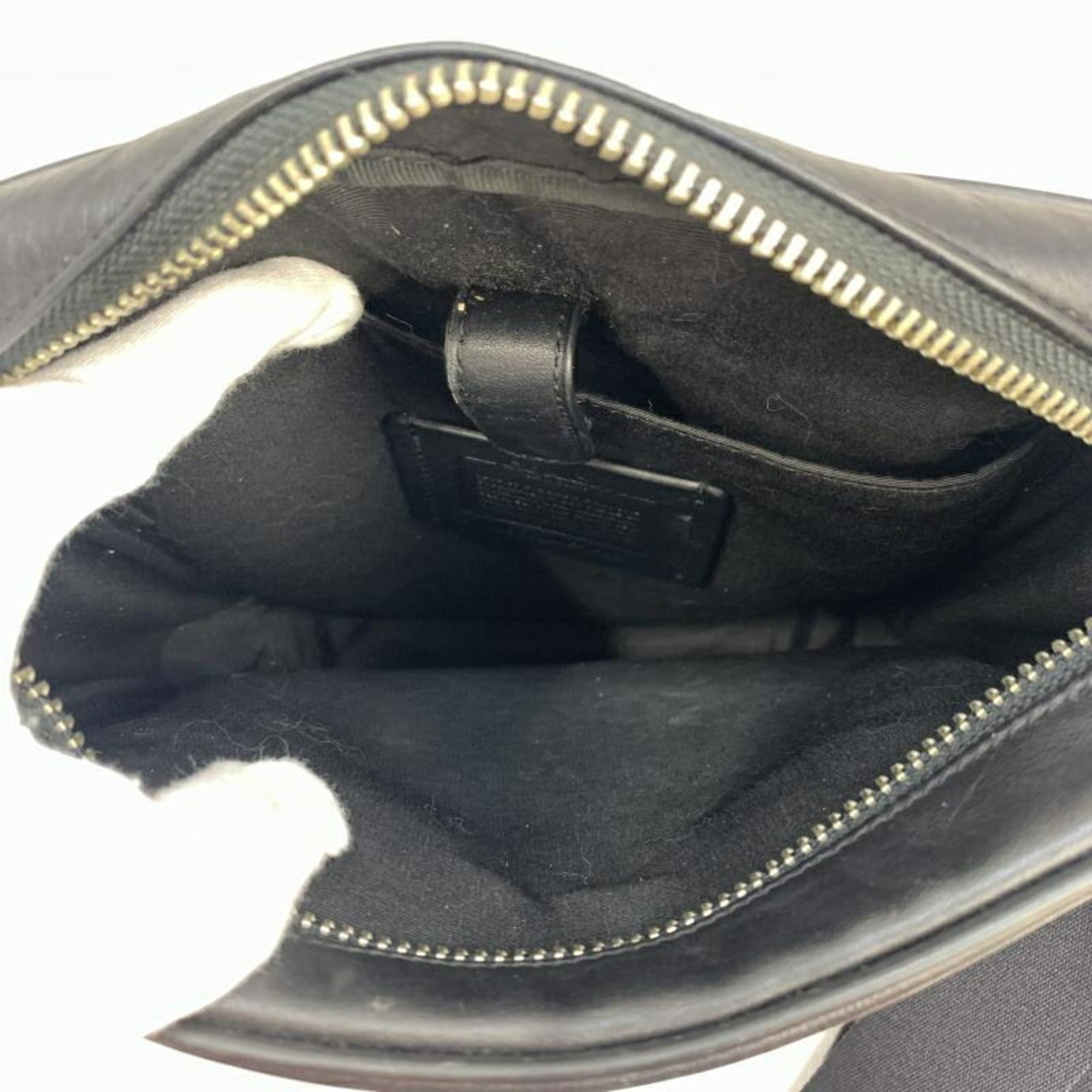 Coach Signature Shoulder Bag (Pre-Owned)