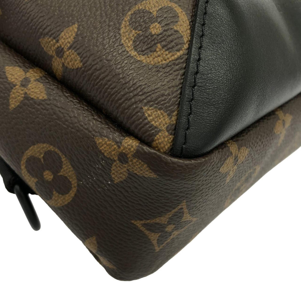 Louis Vuitton Marron Coated Canvas Shoulder Bag (Pre-Owned)