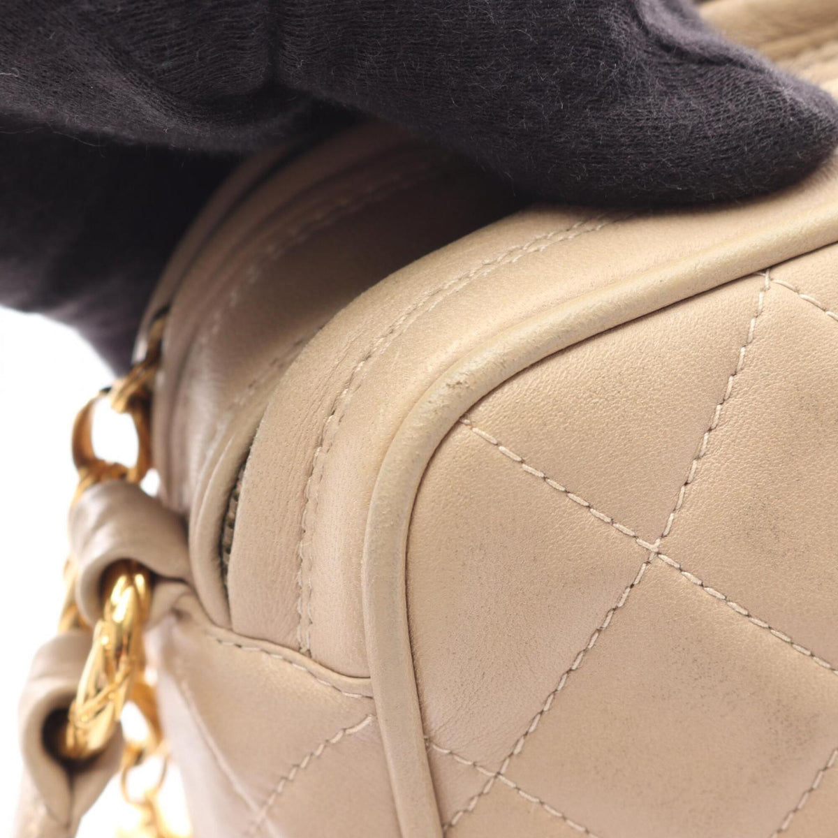 Chanel Beige Leather Handbag Shoulder Bag (Pre-Owned)