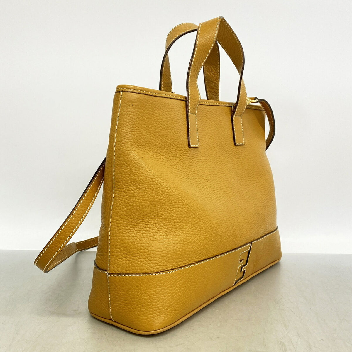 Fendi Light Brown Leather Tote Bag (Pre-Owned)
