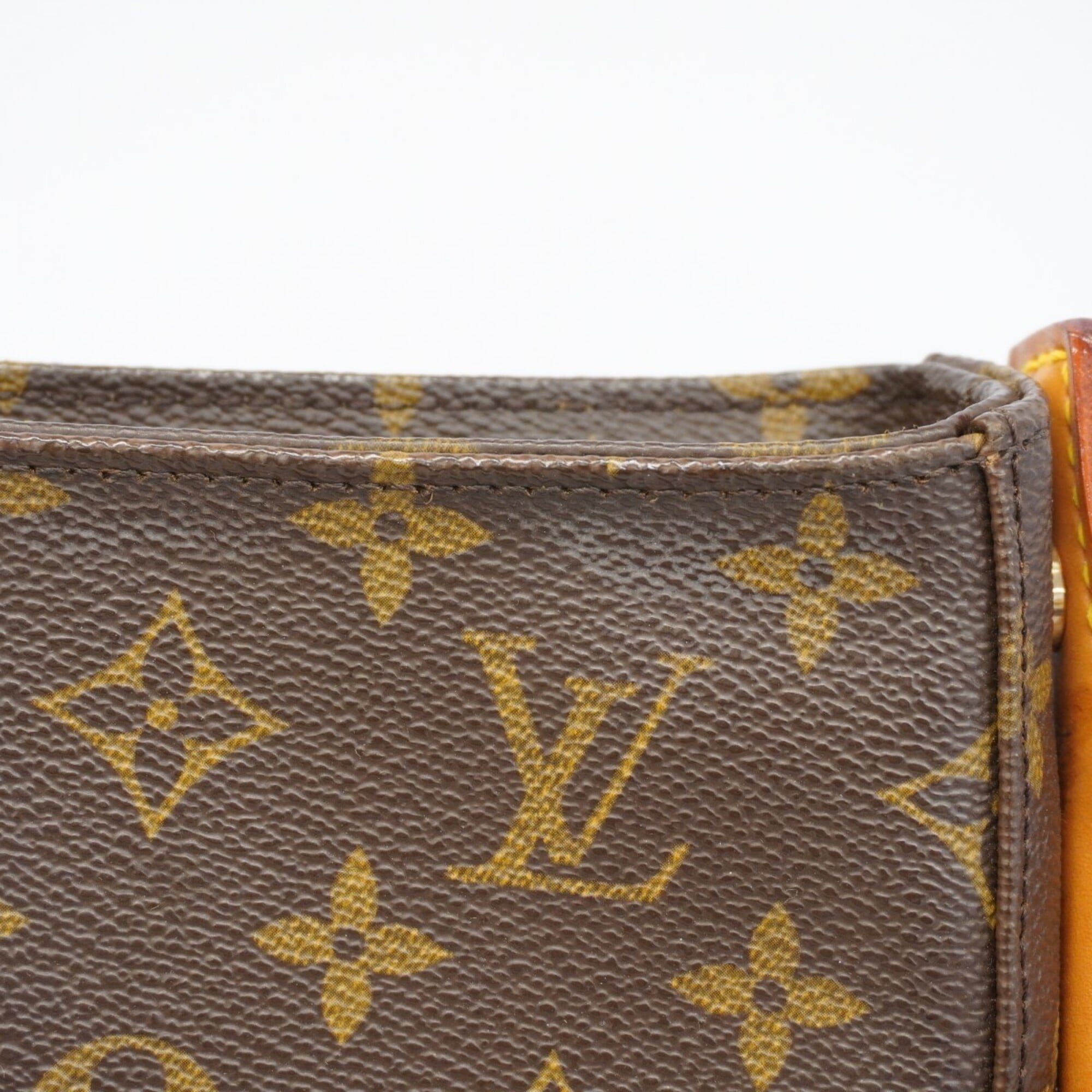 Louis Vuitton Brown Shoulder Bag (Pre-Owned)