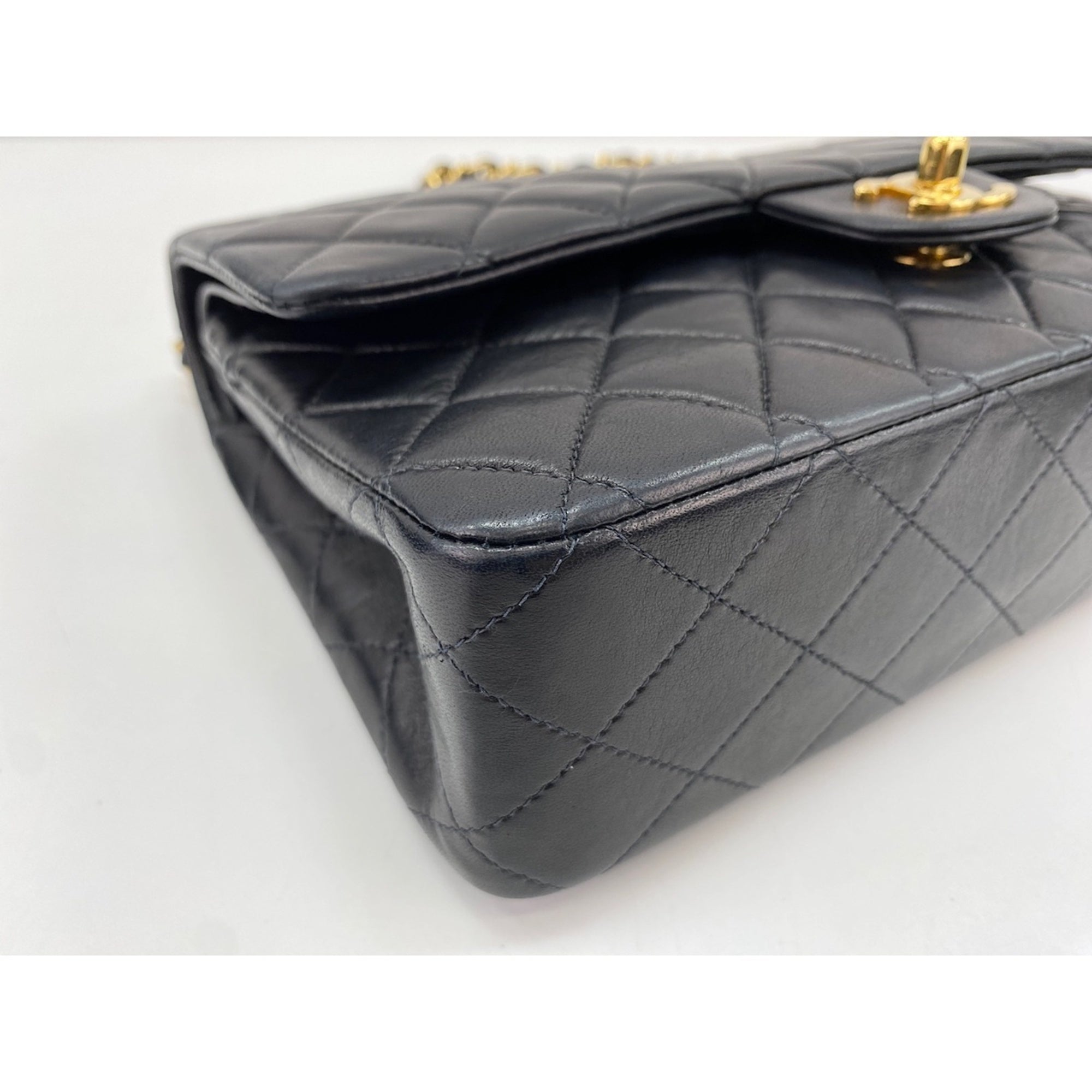 Chanel Matelasse Black Shoulder Bag (Pre-Owned)